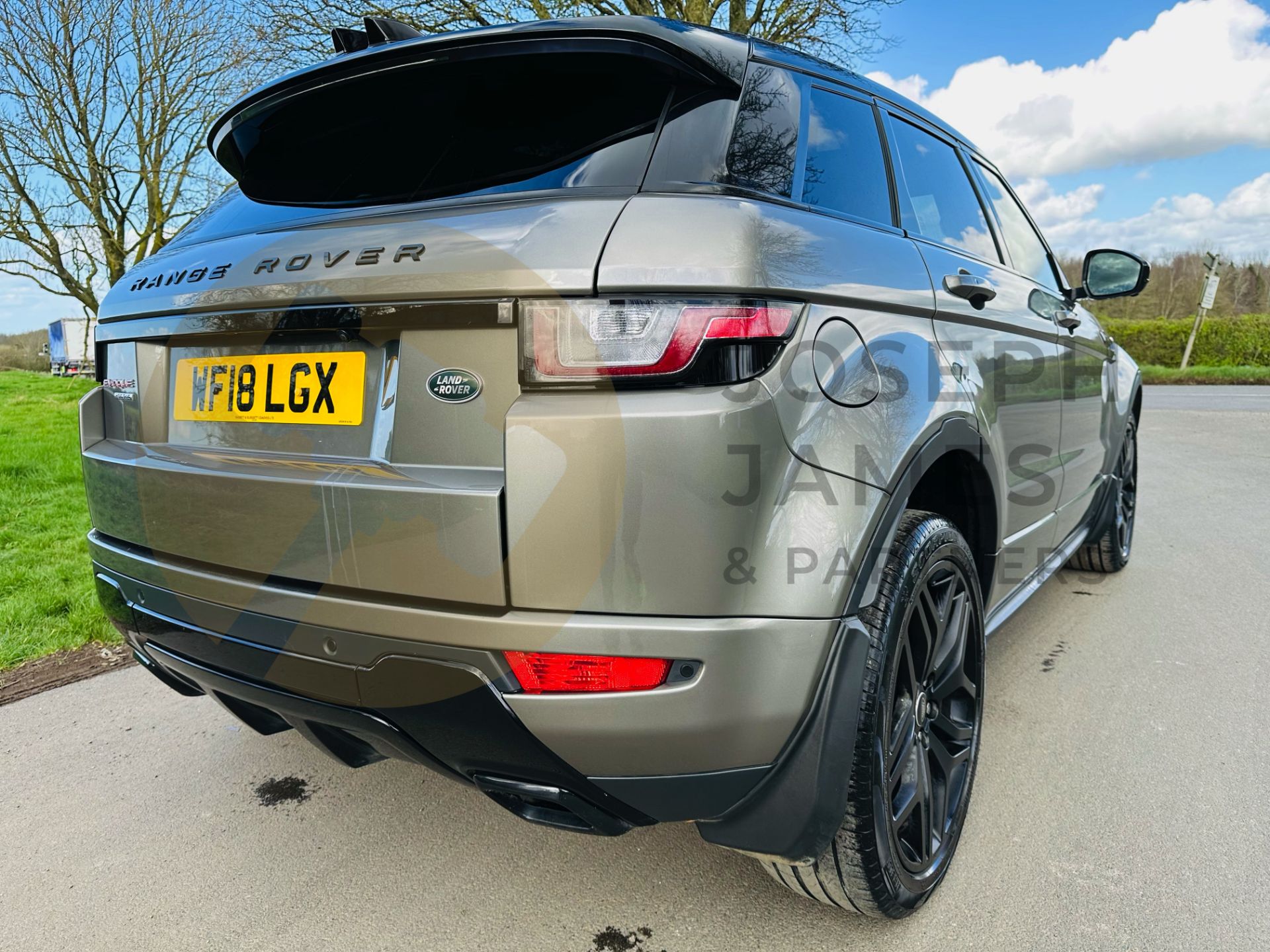 (On Sale) RANGE ROVER EVOQUE *HSE DYNAMIC* SUV (2018 - EURO 6) 2.0 SD4 - AUTOMATIC *ULTIMATE SPEC* - Image 11 of 48
