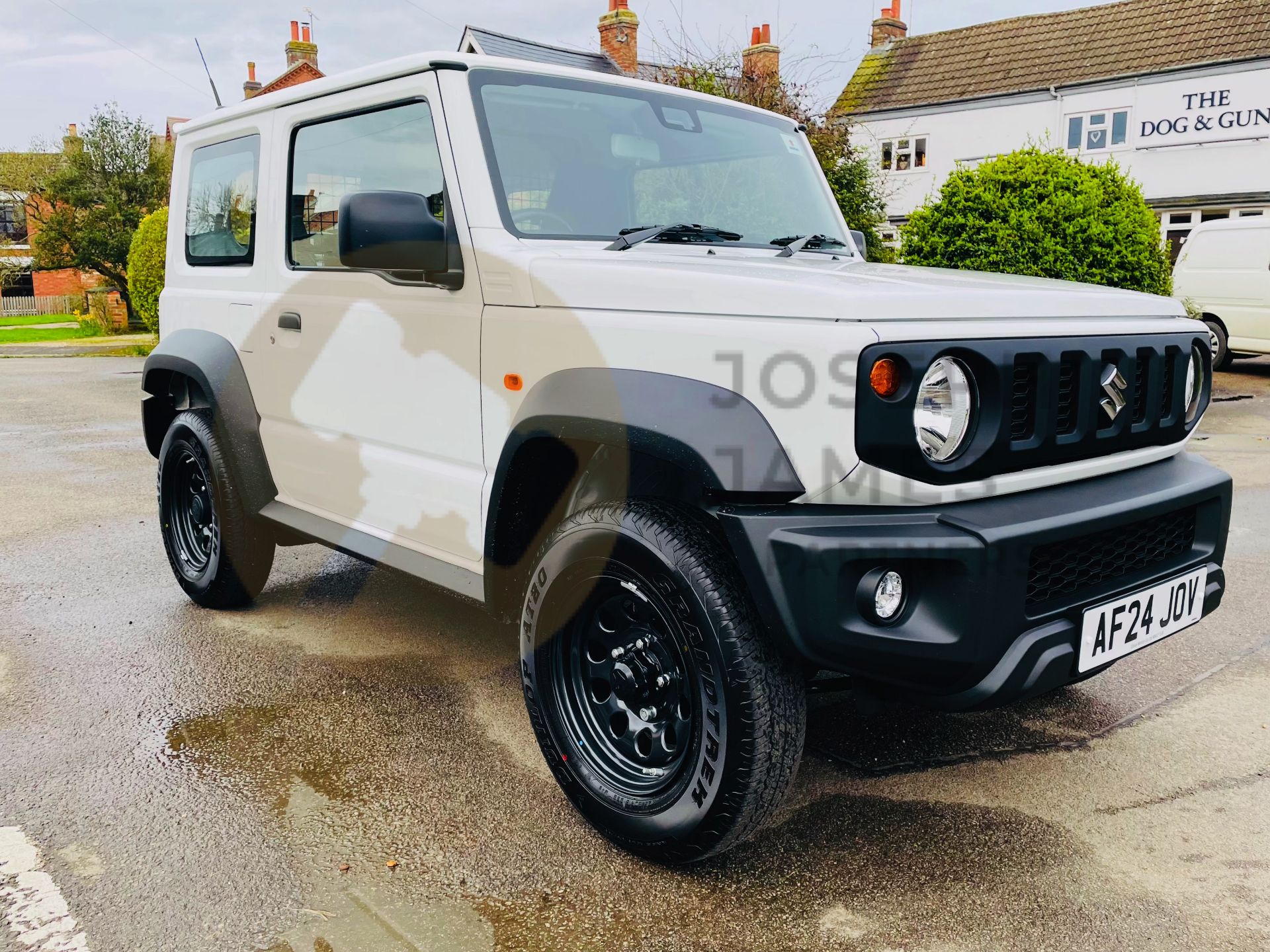 SUZUKI JIMNY ALLGRIP (24 REG) ONLY 31 DELIVERY MILES - BRAND NEW - AIR CON - EURO 6 - U.K SUPPLIED - Image 25 of 31