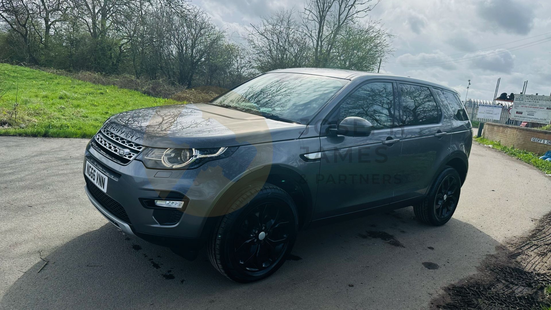 (On Sale) LAND ROVER DISCOVERY SPORT *HSE EDITION* 7 SEATER SUV (2017 - EURO 6) 2.0 TD4 - AUTOMATIC - Image 6 of 48