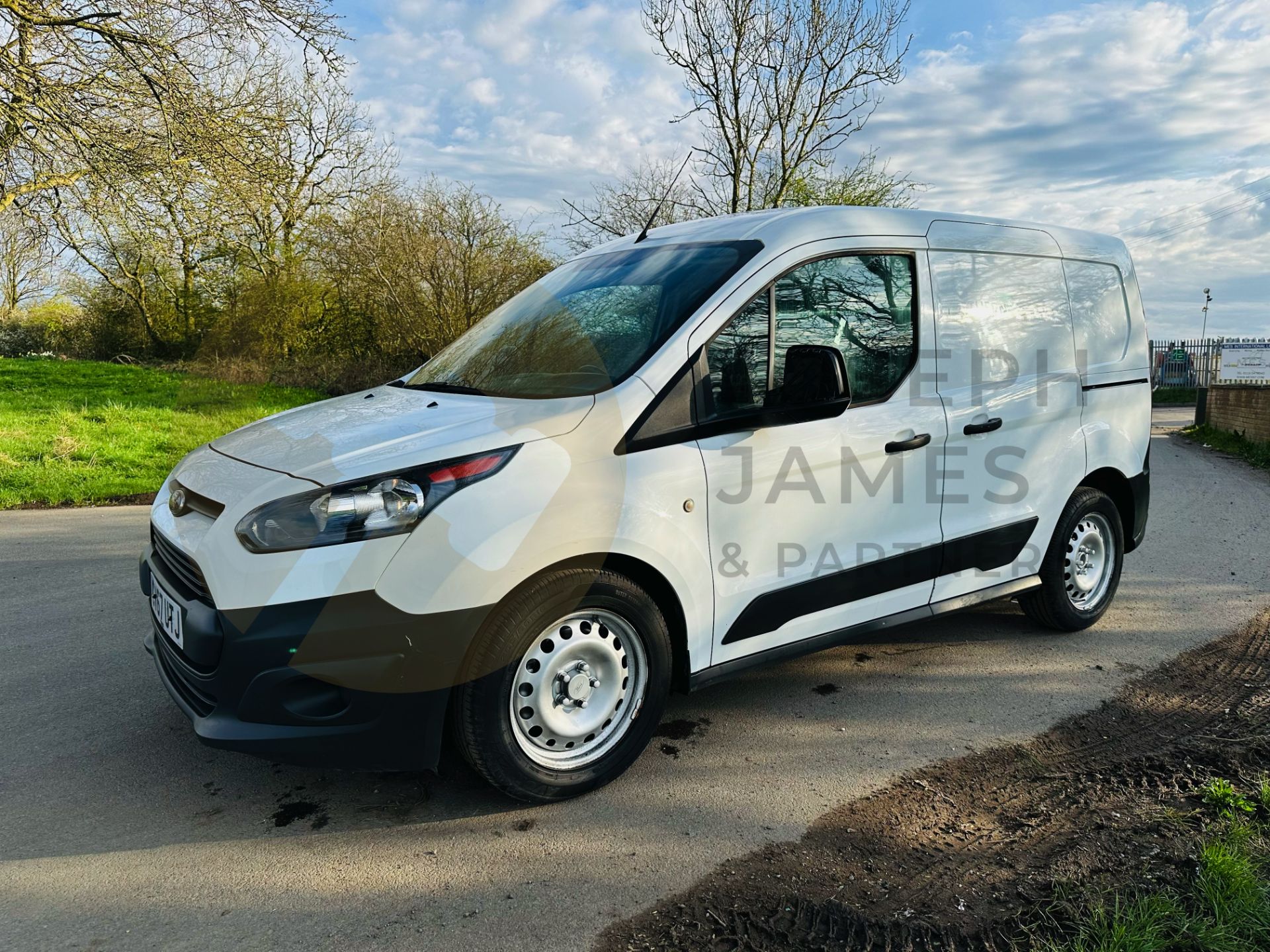 FORD TRANSIT CONNECT *SWB VERSION* (2018 - EURO 6) 1.5 TDCI (1 OWNER) *U-LEZ COMPLIANT* - Image 5 of 25