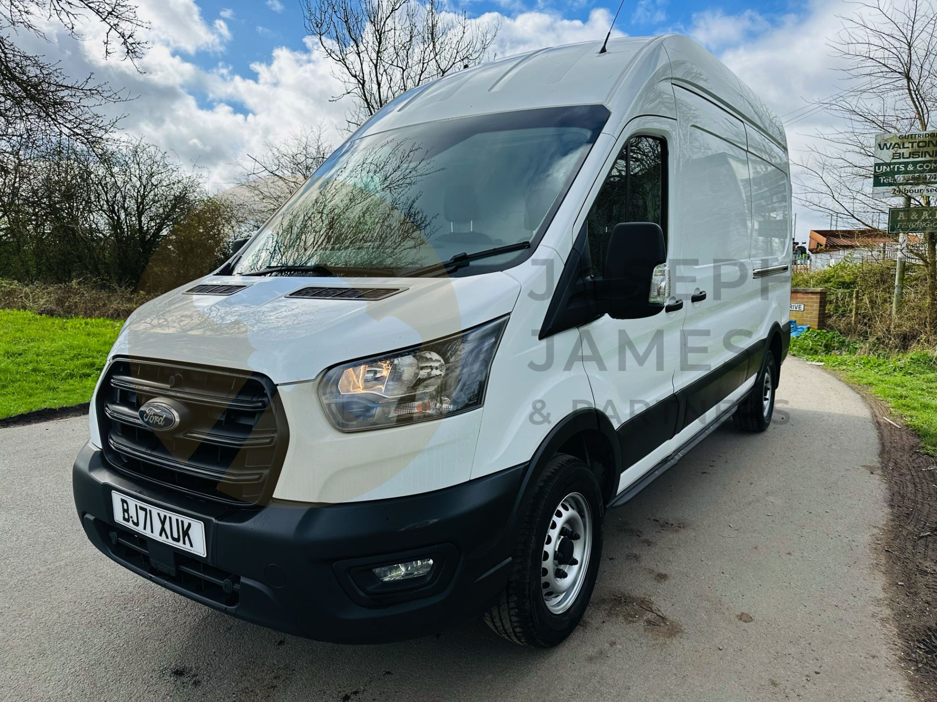 FORD TRANSIT 130 T350 *LEADER EDITION* LWB HI-ROOF (2022 FACELIFT MODEL) 2.0 TDCI 'ECOBLUE' *EURO 6* - Image 4 of 29