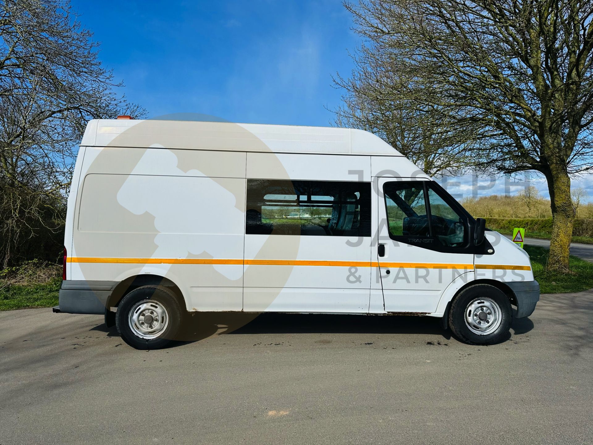 FORD TRANSIT T350I 2.4 TDCI *DURATORQ / MESSING UNIT* - 2012 MODEL - 8 SEATER - ONLY 57K MILES! - Image 10 of 26