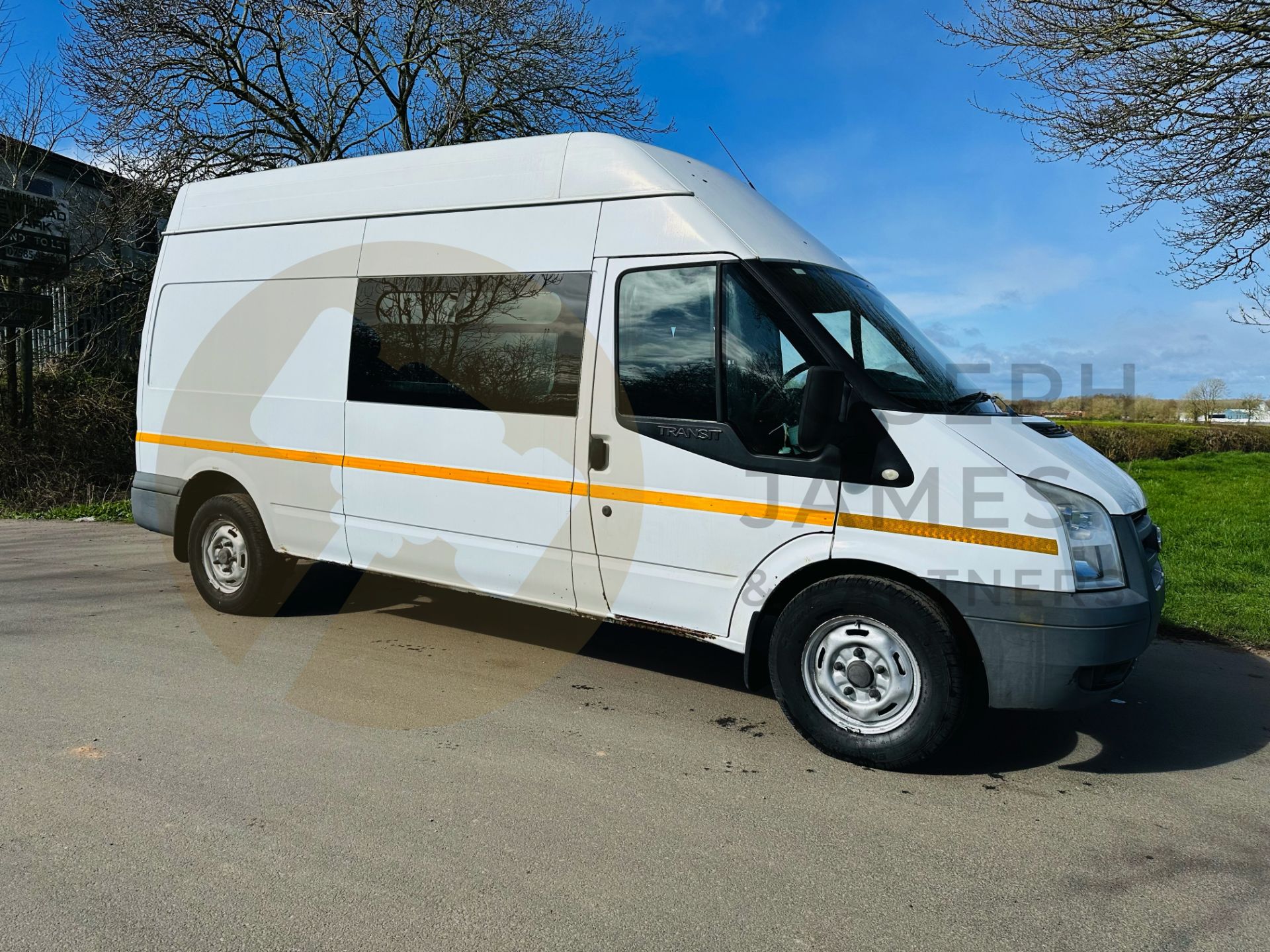 FORD TRANSIT T350I 2.4 TDCI *DURATORQ / MESSING UNIT* - 2012 MODEL - 8 SEATER - ONLY 57K MILES!