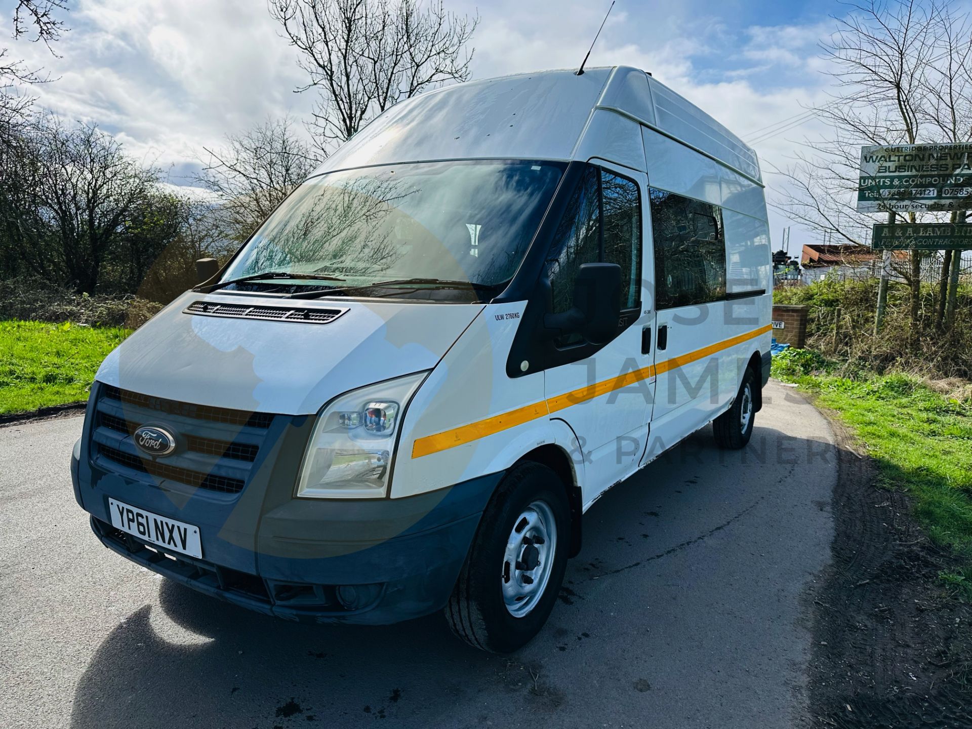 FORD TRANSIT T350I 2.4 TDCI *DURATORQ / MESSING UNIT* - 2012 MODEL - 8 SEATER - ONLY 57K MILES! - Image 4 of 26