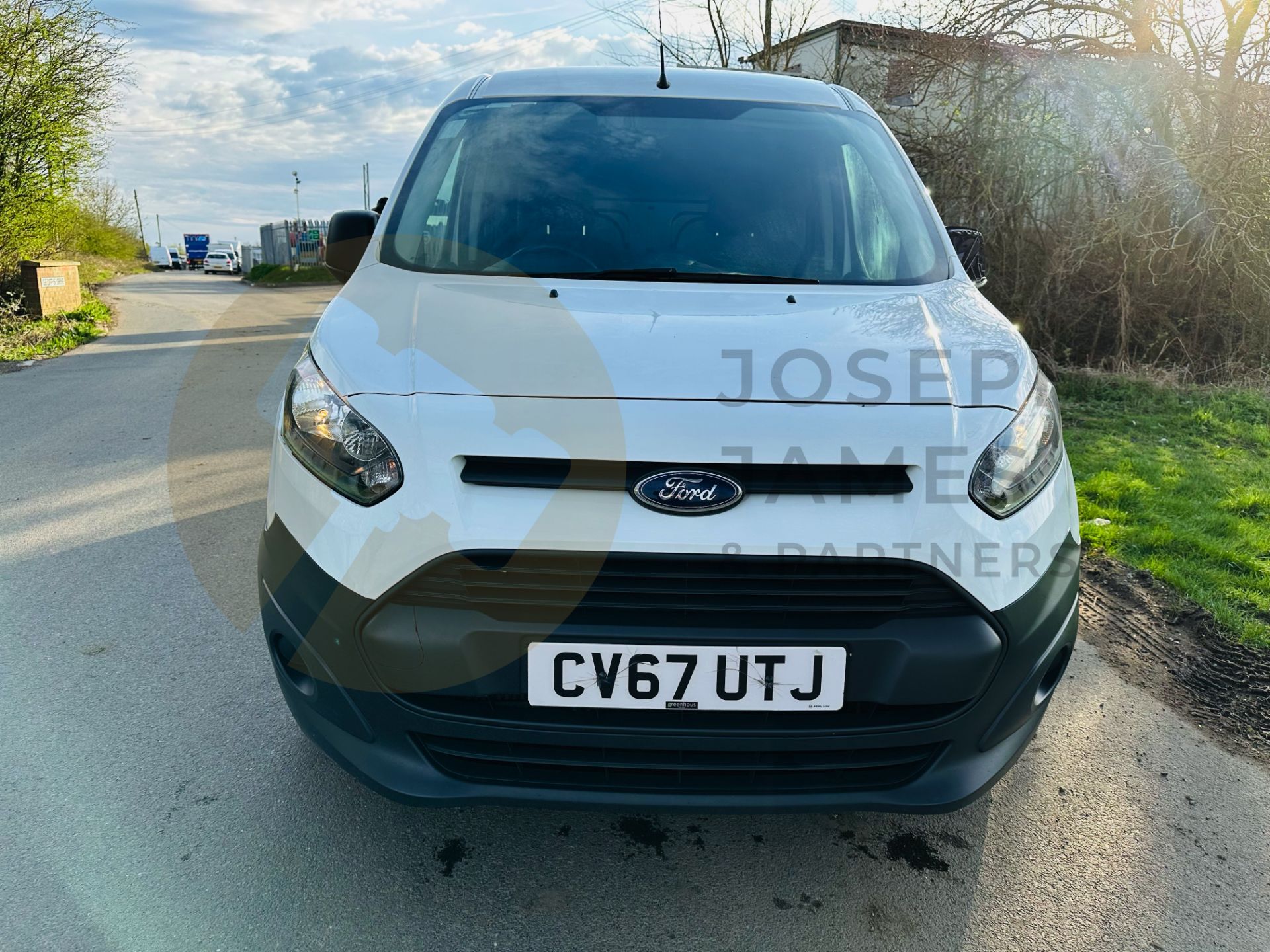 FORD TRANSIT CONNECT *SWB VERSION* (2018 - EURO 6) 1.5 TDCI (1 OWNER) *U-LEZ COMPLIANT* - Image 3 of 25