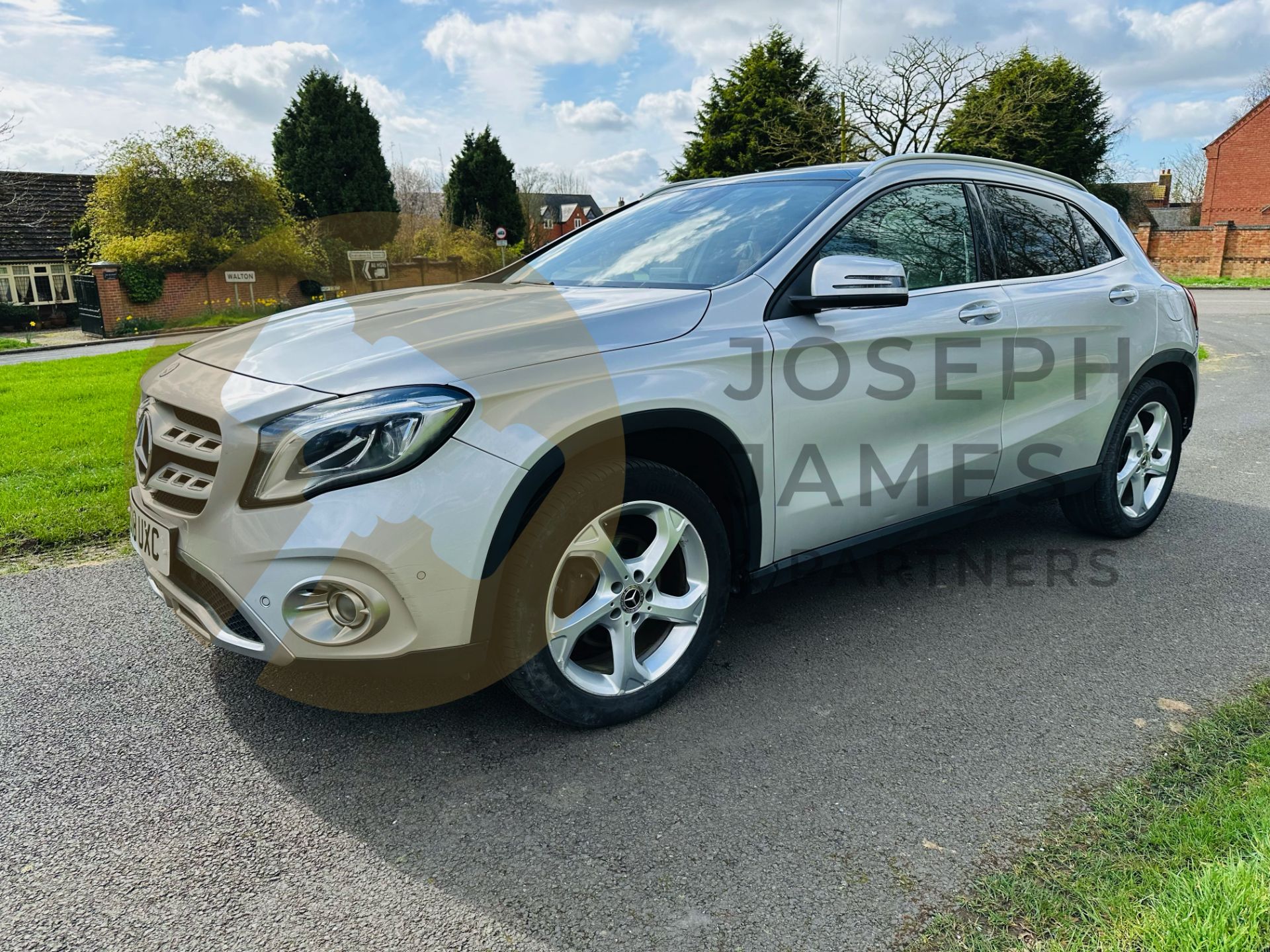 (ON SALE) MERCEDES GLA 200d AUTO "SPORT PREMIUM PLUS" 18 REG - LEATHER - PAN ROOF - NO VAT ! - Image 5 of 44