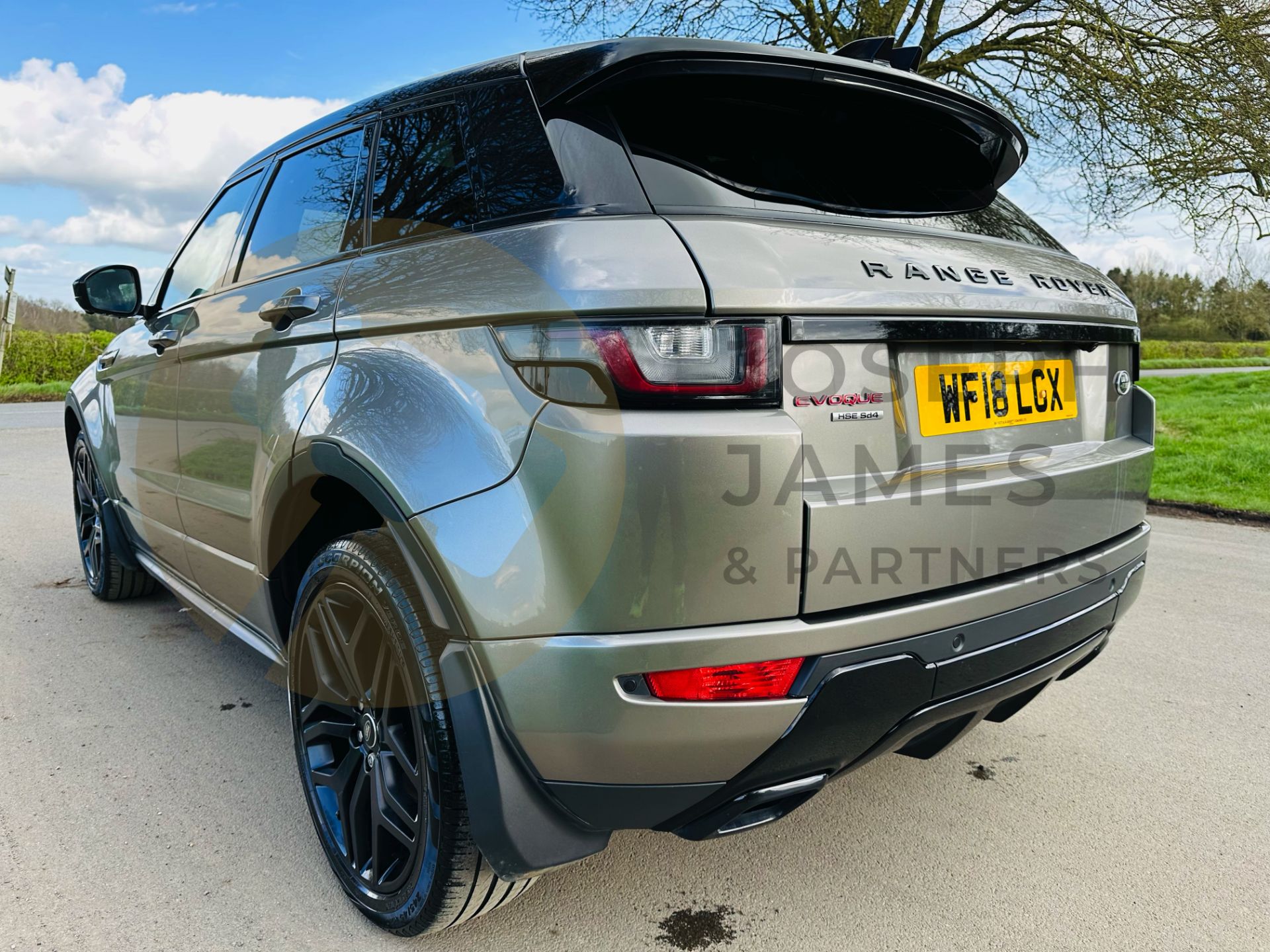 (On Sale) RANGE ROVER EVOQUE *HSE DYNAMIC* SUV (2018 - EURO 6) 2.0 SD4 - AUTOMATIC *ULTIMATE SPEC* - Image 9 of 48