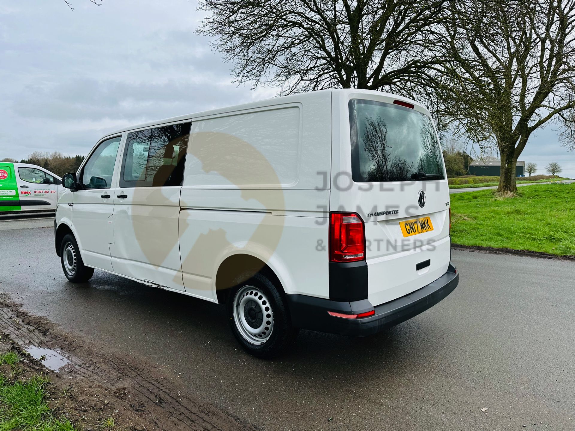 VOLKSWAGEN TRANSPORTER T32 2.0TDI BMT LWB (17 REG) 1 OWNER - AIR CON - EURO 6 - 5 SEATER DUALINER - Image 6 of 24