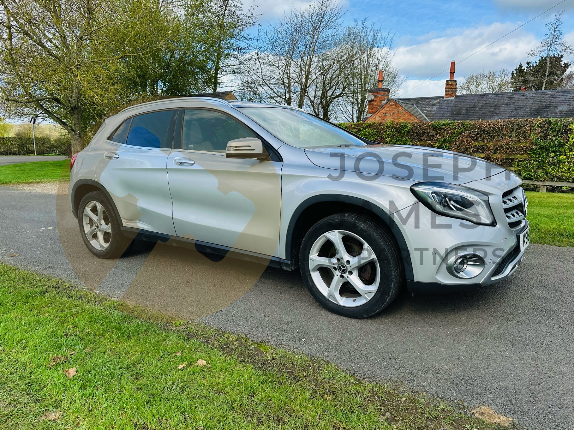 (ON SALE) MERCEDES GLA 200d AUTO "SPORT PREMIUM PLUS" 18 REG - LEATHER - PAN ROOF - NO VAT !