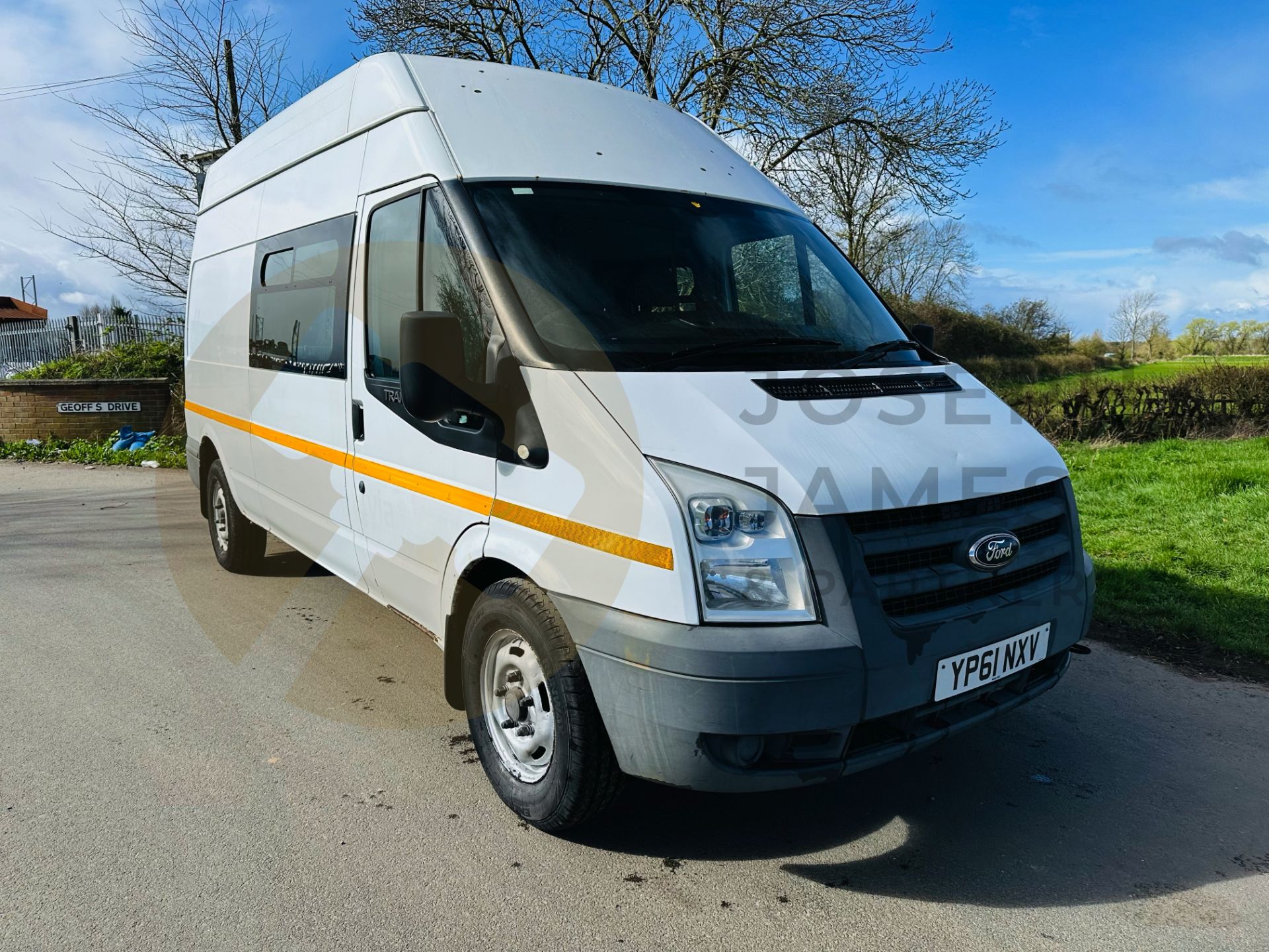 FORD TRANSIT T350I 2.4 TDCI *DURATORQ / MESSING UNIT* - 2012 MODEL - 8 SEATER - ONLY 57K MILES! - Image 2 of 26