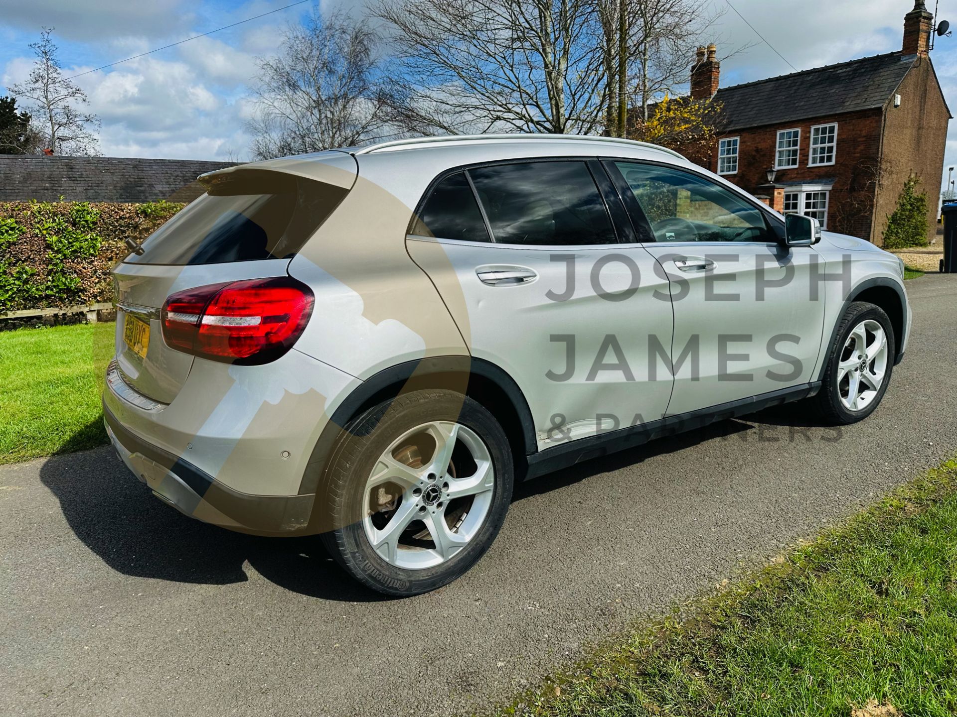 (ON SALE) MERCEDES GLA 200d AUTO "SPORT PREMIUM PLUS" 18 REG - LEATHER - PAN ROOF - NO VAT ! - Image 8 of 44