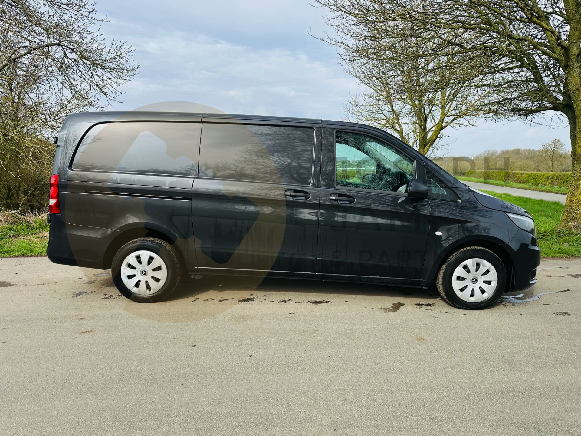 MERCEDES VITO 114 CDI *PROGRESSIVE* LWB - 2021 REG - AIR CON - REVERSE CAM - MET BLACK - LOW MILES! - Image 12 of 37