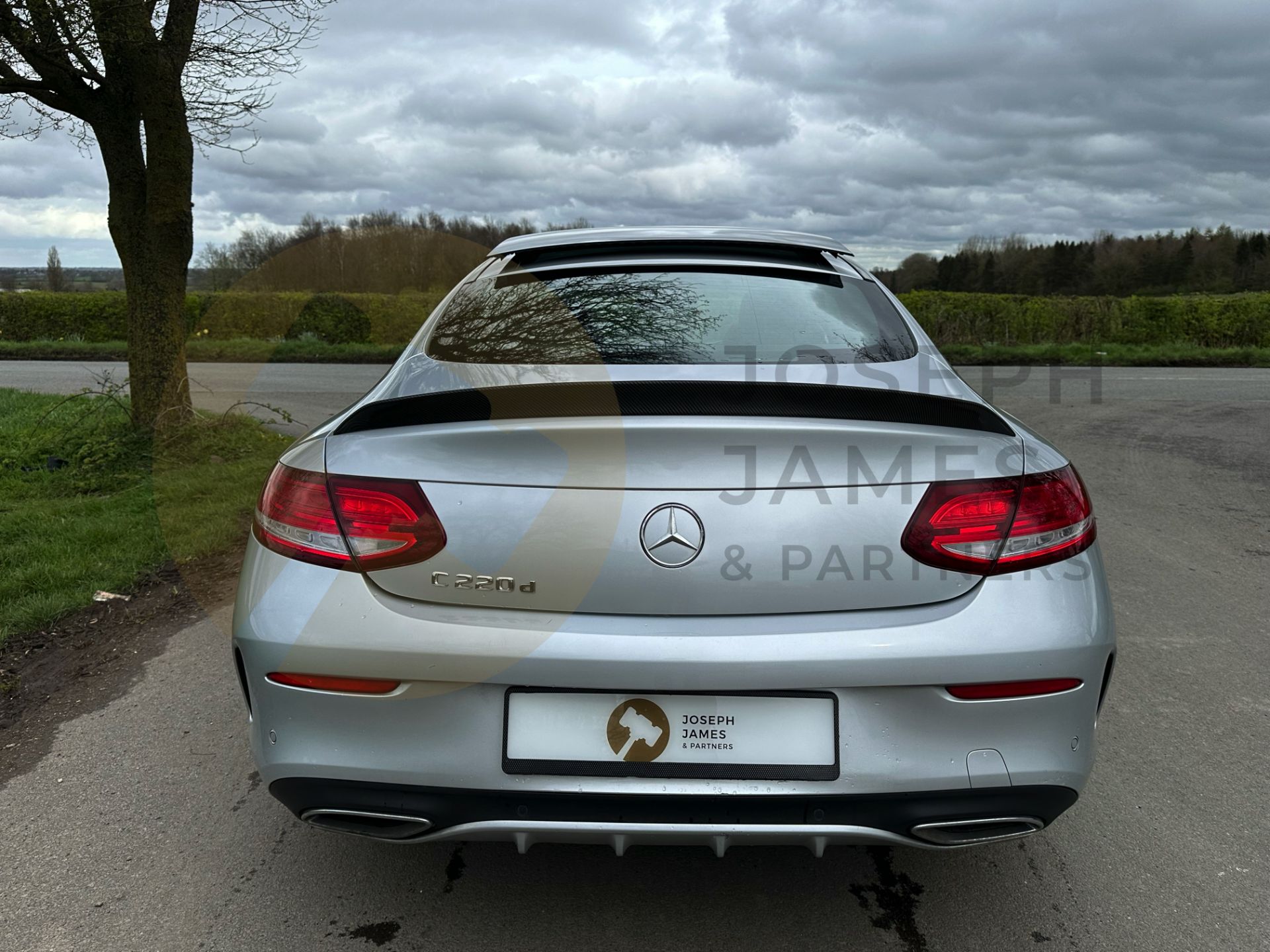 (ON SALE) MERCEDES C220d COUPE *AMG LINE PREMIUM* (2016 - EURO 6) 7-G TRONIC AUTO *SAT NAV-PAN ROOF* - Image 11 of 52