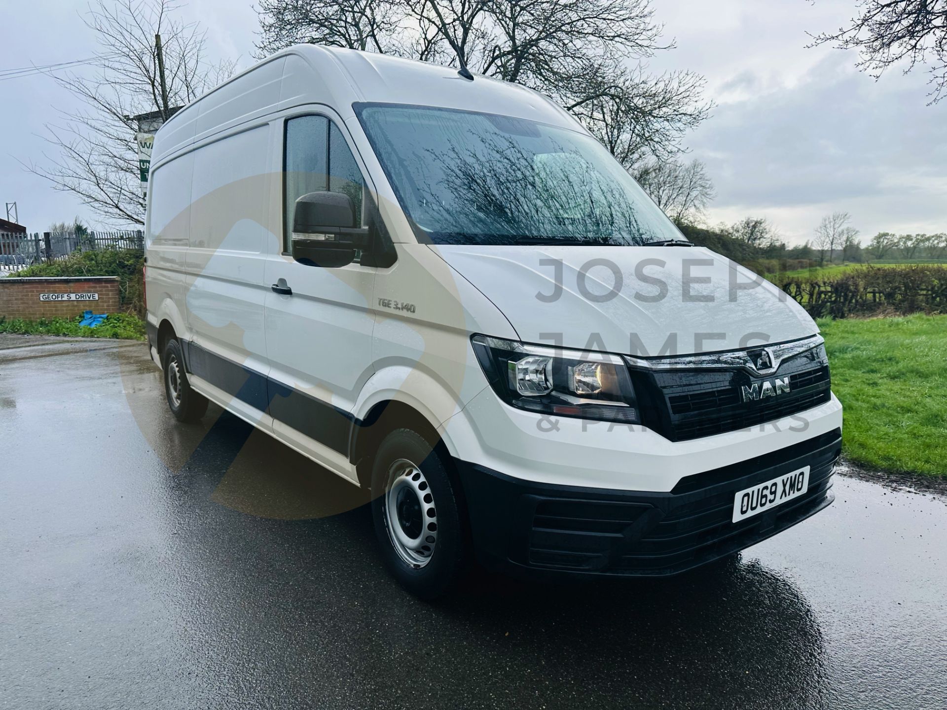 MAN TGE 2.0TDI 3.140 (140) MEDIUM WHEEL BASE HIGH ROOF (2020 MODEL) ELEC PACK "EURO 6' VW CRAFTER - Image 2 of 27