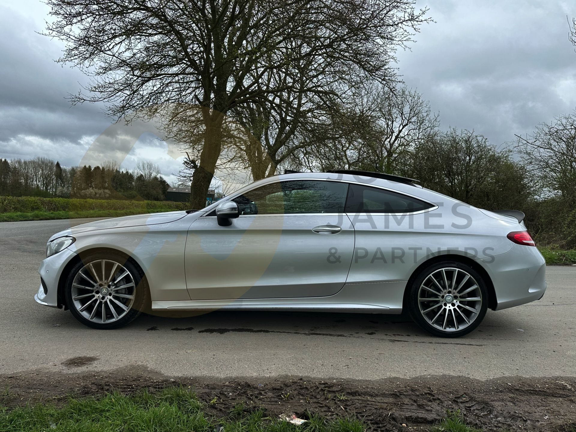 (ON SALE) MERCEDES C220d COUPE *AMG LINE PREMIUM* (2016 - EURO 6) 7-G TRONIC AUTO *SAT NAV-PAN ROOF* - Image 8 of 52