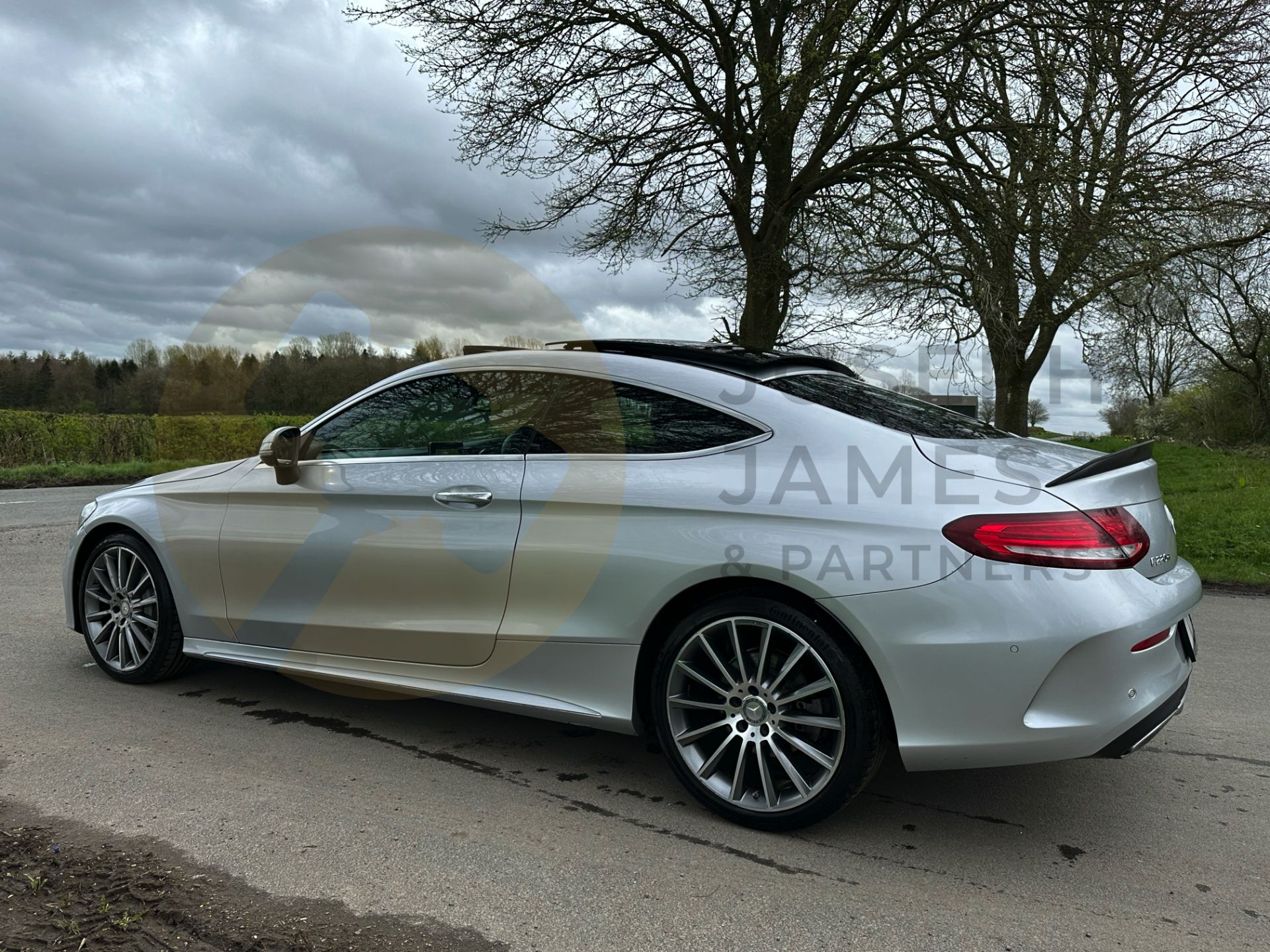 (ON SALE) MERCEDES C220d COUPE *AMG LINE PREMIUM* (2016 - EURO 6) 7-G TRONIC AUTO *SAT NAV-PAN ROOF* - Image 9 of 52