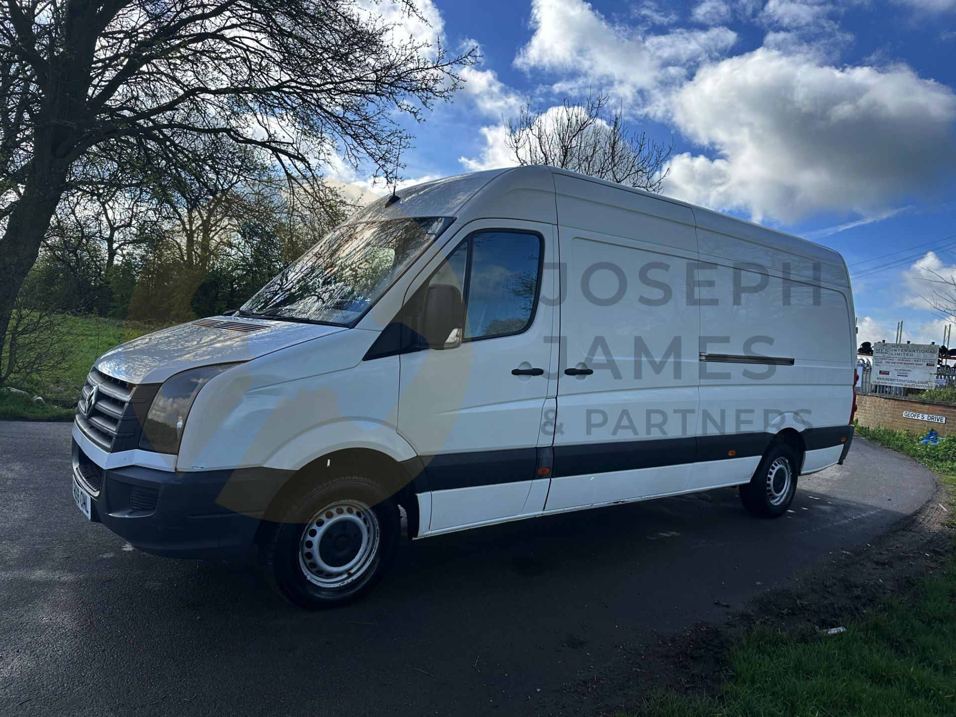 VOLKSWAGEN CRAFTER CR35 2.0 TDI (STARTLINE EDITION) LWB HI-ROOF - 2017 MODEL - ULEZ COMPLIANT! - Image 7 of 35