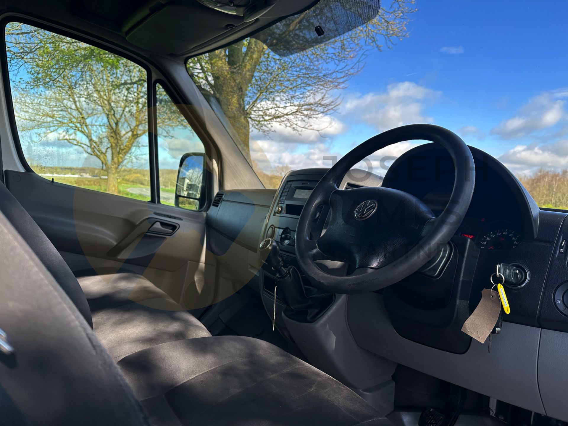 VOLKSWAGEN CRAFTER CR35 2.0 TDI (STARTLINE EDITION) LWB HI-ROOF - 2017 MODEL - ULEZ COMPLIANT! - Image 27 of 35