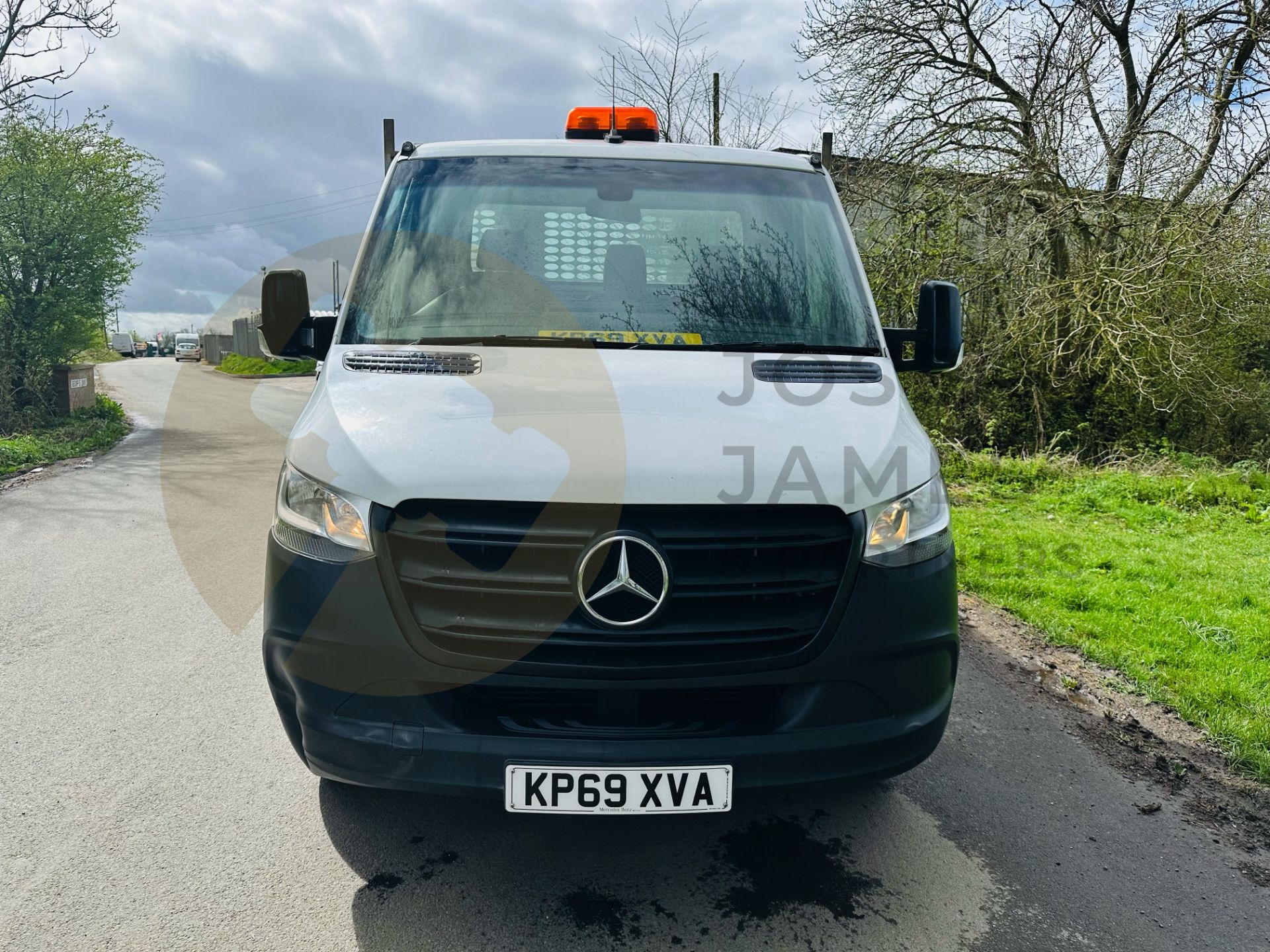 (On Sale) MERCEDES SPRINTER 316CDI 3.5T DROPSIDE TRUCK WITH ELECTRIC TAIL LIFT- 2020 MODEL - FSH - Image 3 of 30