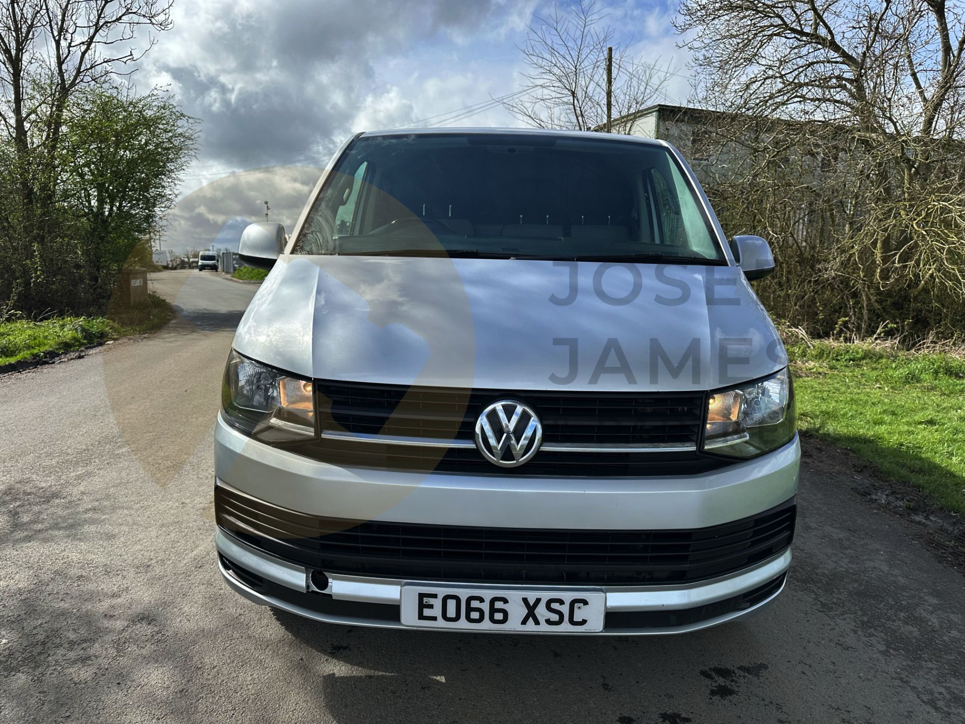 (ON SALE) VOLKSWAGEN TRANSPORTER T32 *TRENDLINE* SWB PANEL VAN (2017 - EURO 6) 2.0 TDI - AUTO DSG - Image 4 of 42