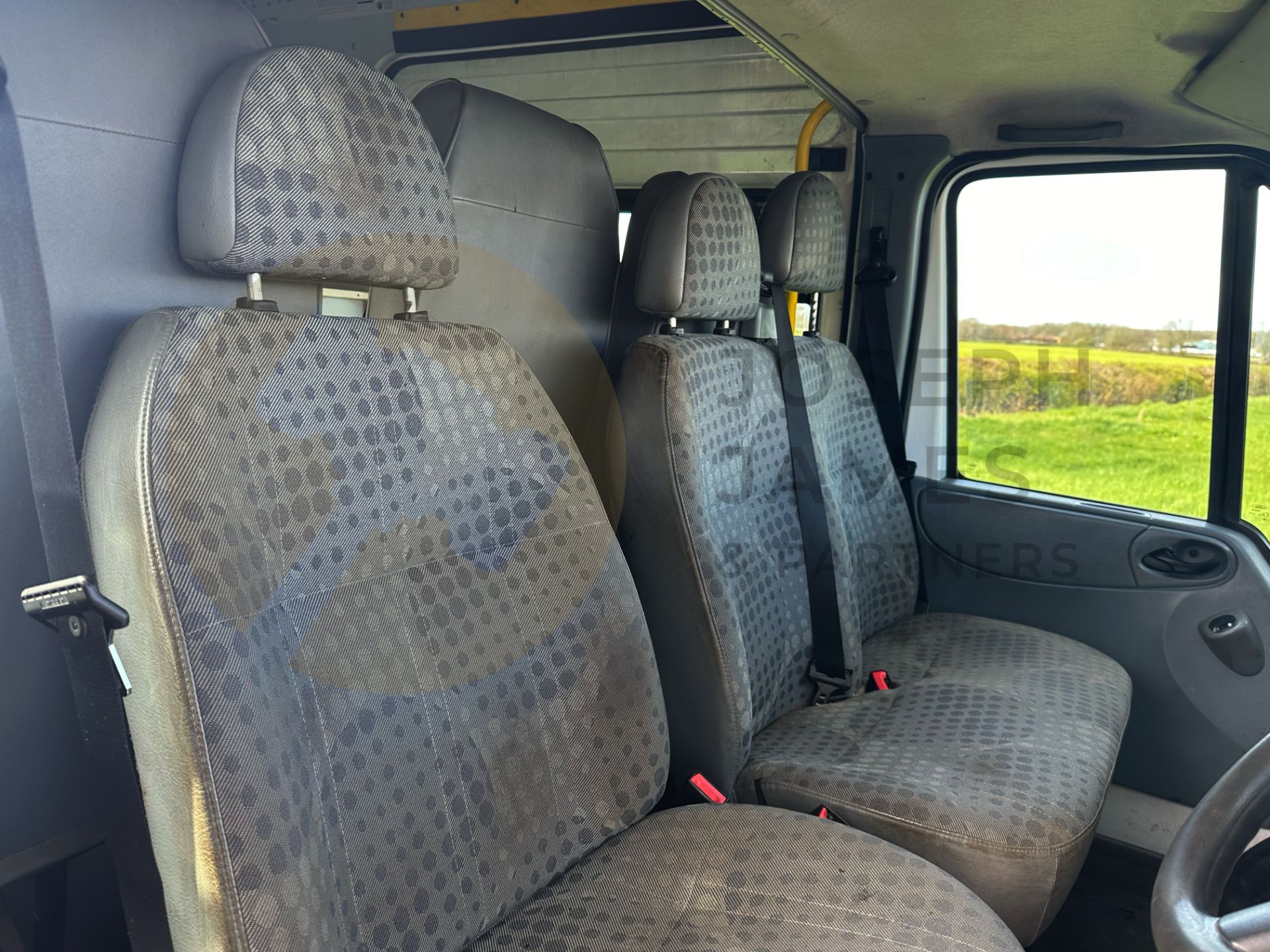 FORD TRANSIT T350I 2.4 TDCI *DURATORQ / MESSING UNIT* - 2012 MODEL - 8 SEATER - ONLY 70K MILES! - Image 28 of 38
