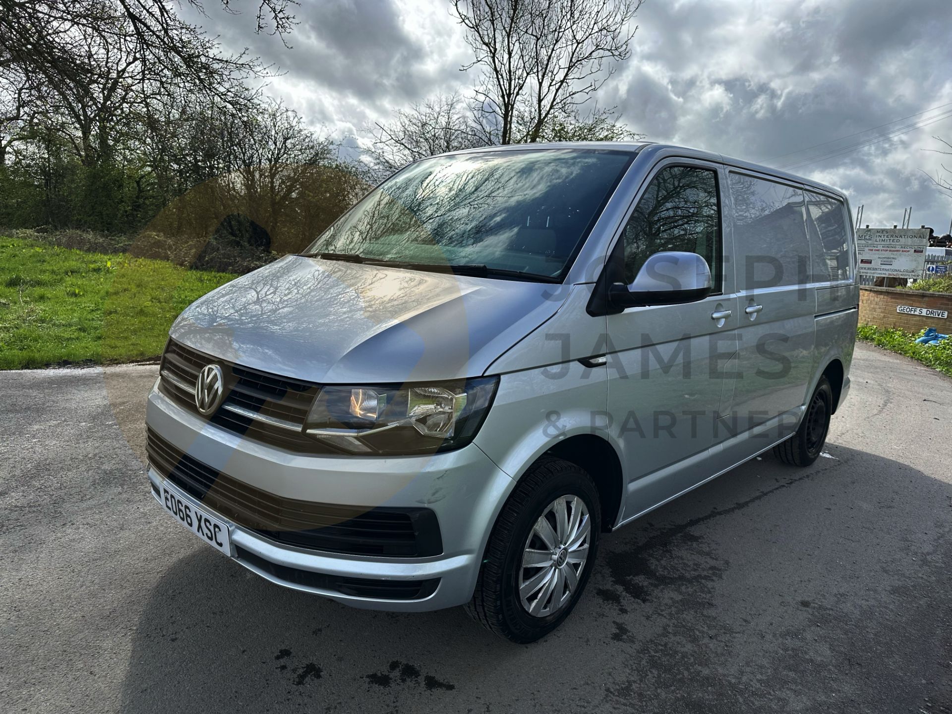 (ON SALE) VOLKSWAGEN TRANSPORTER T32 *TRENDLINE* SWB PANEL VAN (2017 - EURO 6) 2.0 TDI - AUTO DSG - Image 5 of 42