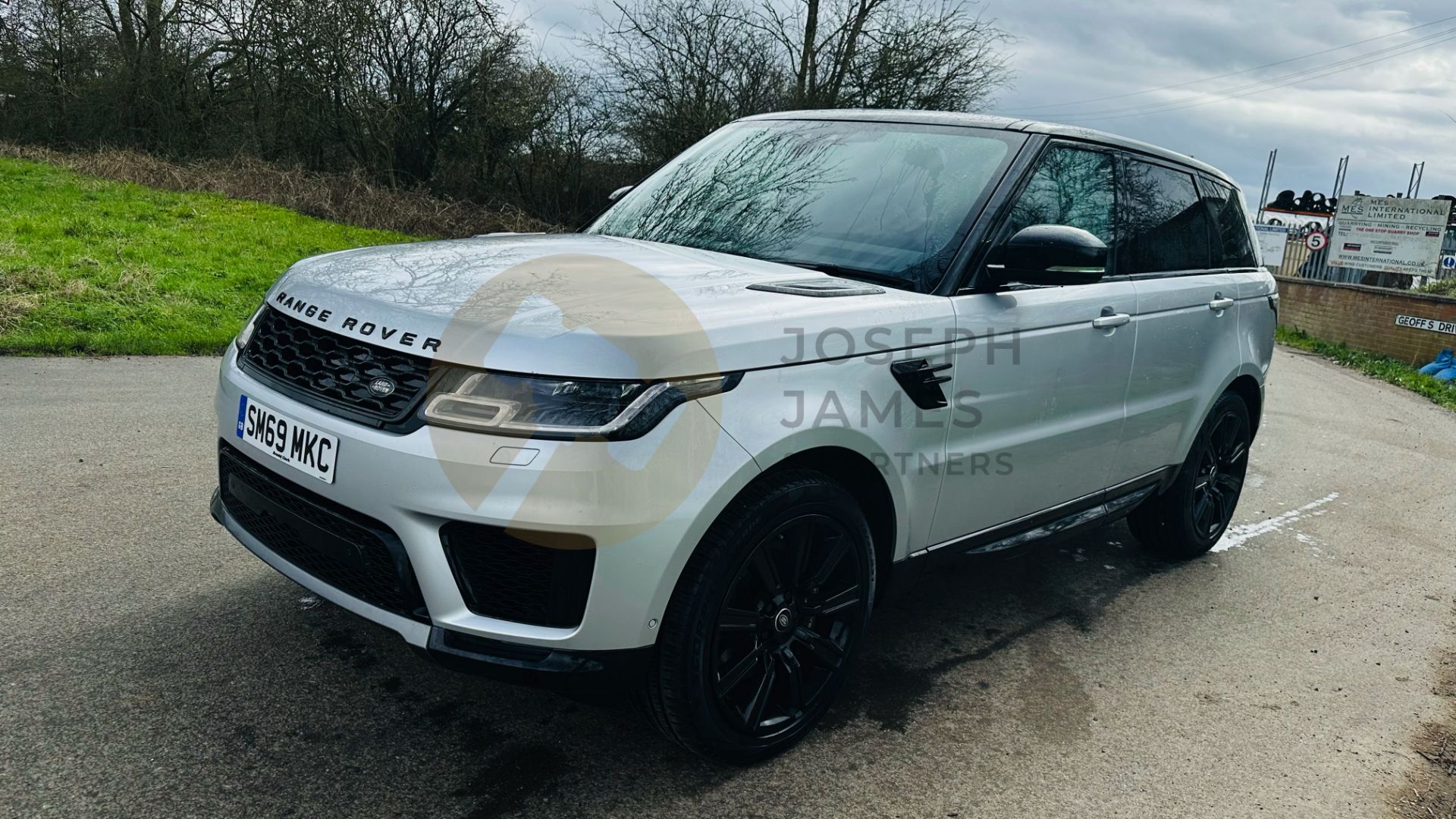 (On Sale) RANGE ROVER SPORT P400E *HSE EDITION* (2020) 2.0 PETROL - ELECTRIC / HYBRID *MASSIVE SPEC* - Image 4 of 62