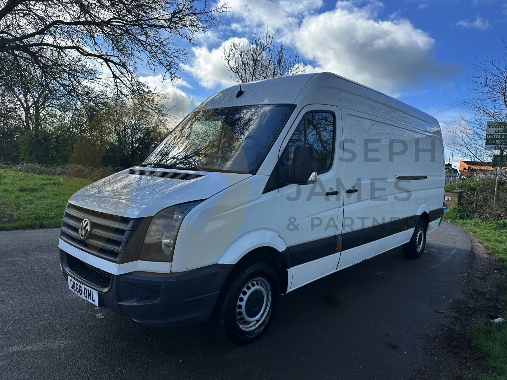 VOLKSWAGEN CRAFTER CR35 2.0 TDI (STARTLINE EDITION) LWB HI-ROOF - 2017 MODEL - ULEZ COMPLIANT! - Image 5 of 35