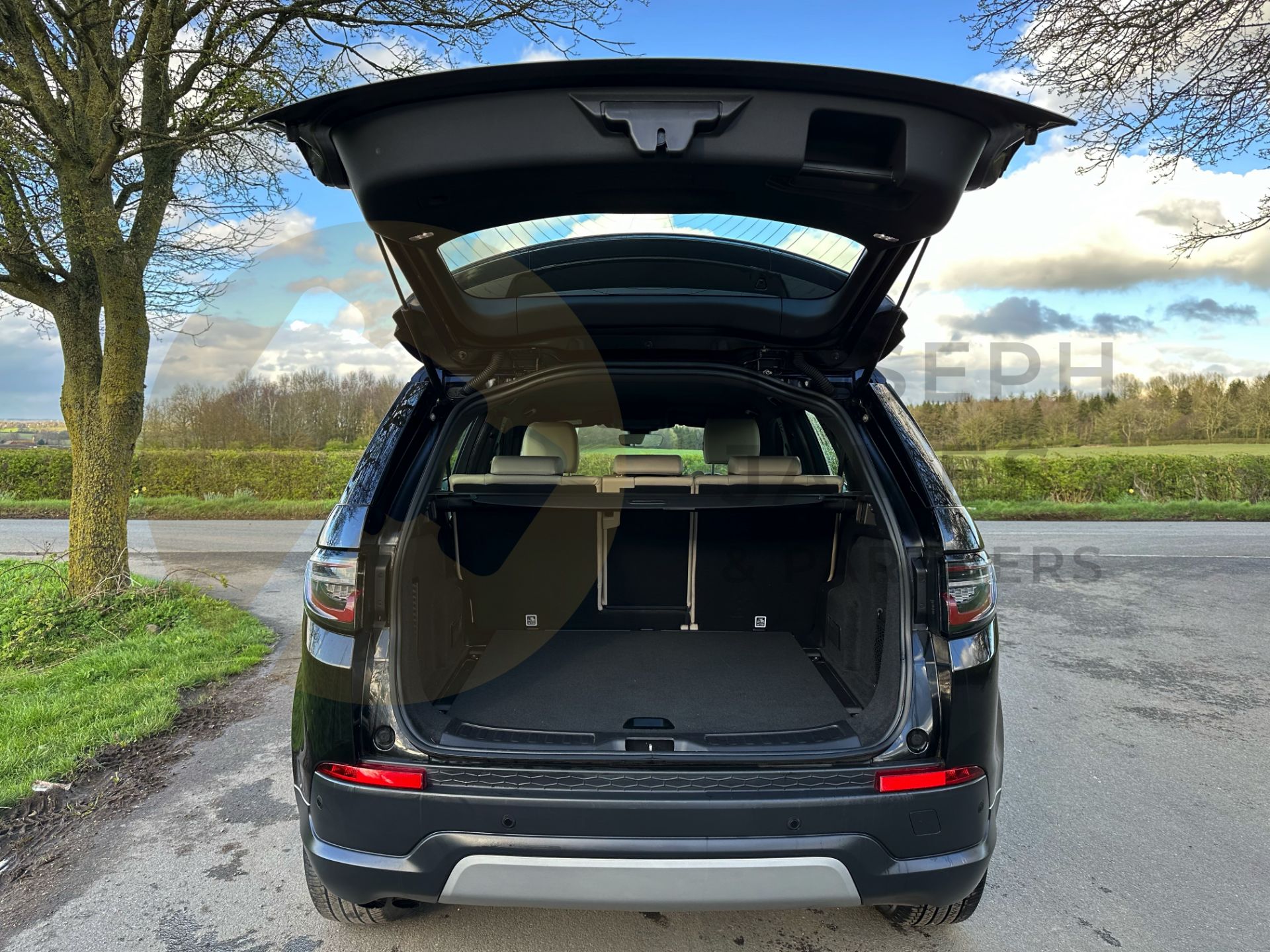 (ON SALE) LAND ROVER DISCOVERY SPORT (2021 - ALL NEW FACELIFT MODEL) 2.0 DIESEL - AUTO STOP/START - Image 27 of 50