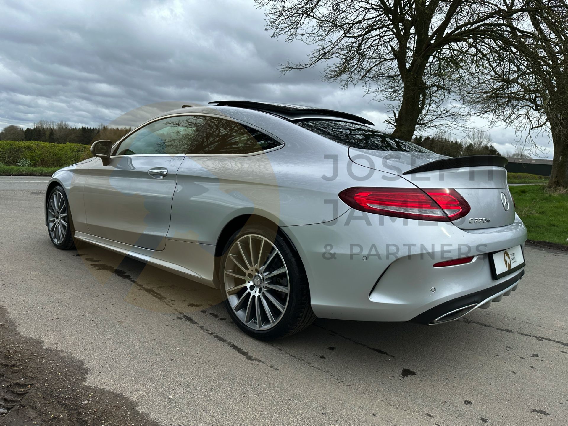 (ON SALE) MERCEDES C220d COUPE *AMG LINE PREMIUM* (2016 - EURO 6) 7-G TRONIC AUTO *SAT NAV-PAN ROOF* - Image 10 of 52