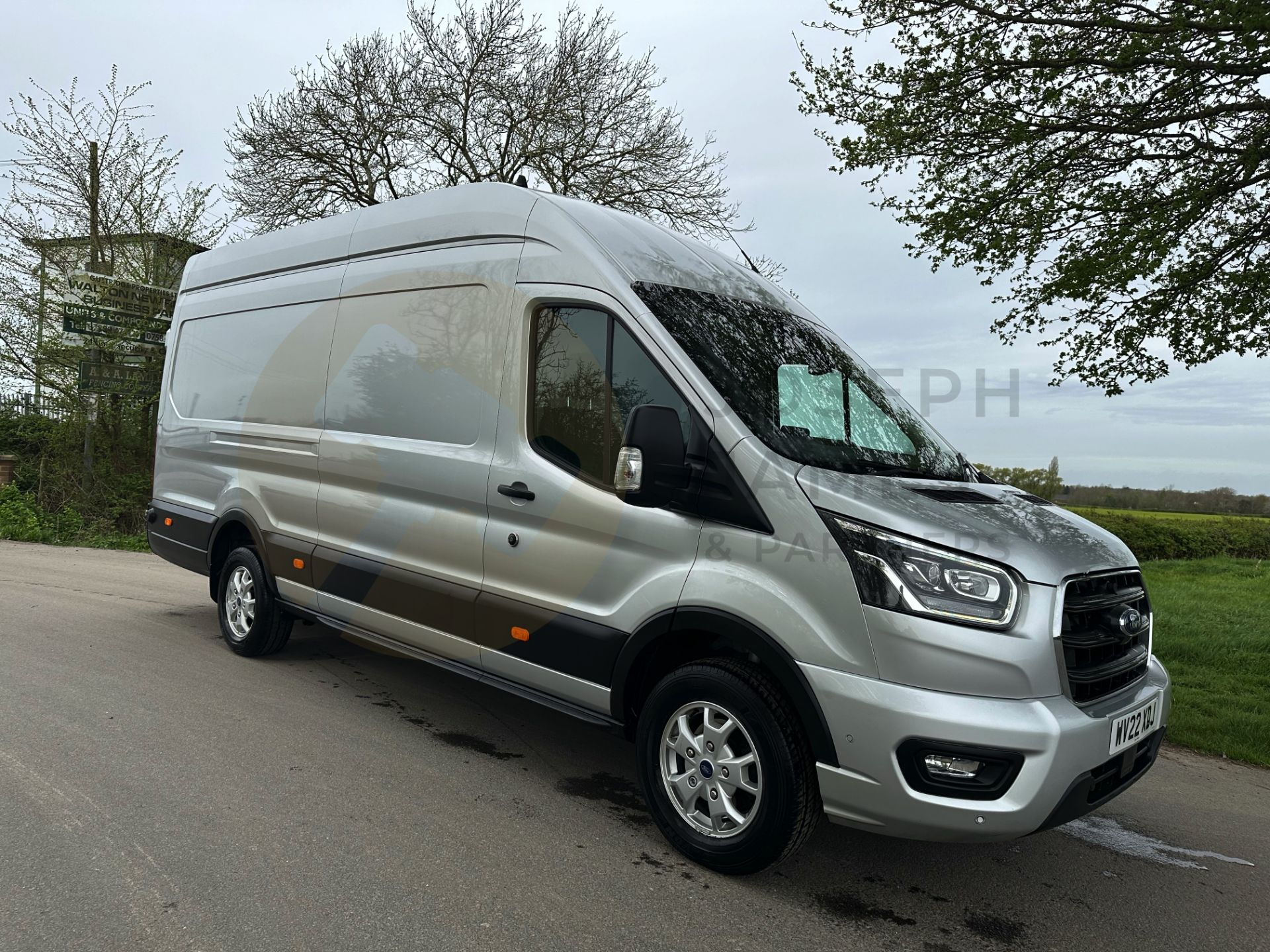 FORD TRANSIT *L4 XLWB HI-ROOF* LIMITED EDITION (2022 - FACELIFT) 2.0 TDCI 'ECOBLUE' HYBRID *EURO 6* - Image 3 of 48