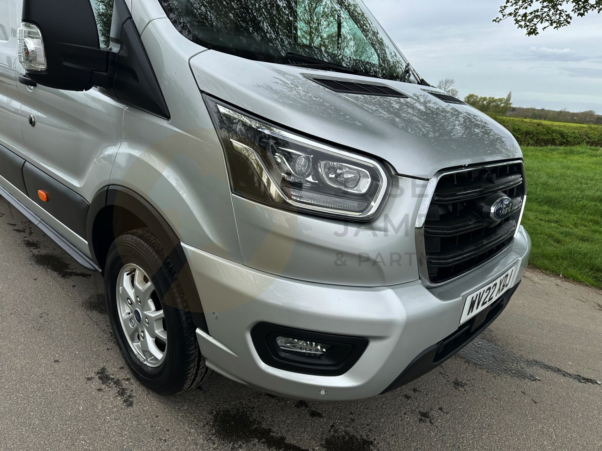 FORD TRANSIT *L4 XLWB HI-ROOF* LIMITED EDITION (2022 - FACELIFT) 2.0 TDCI 'ECOBLUE' HYBRID *EURO 6* - Image 15 of 48