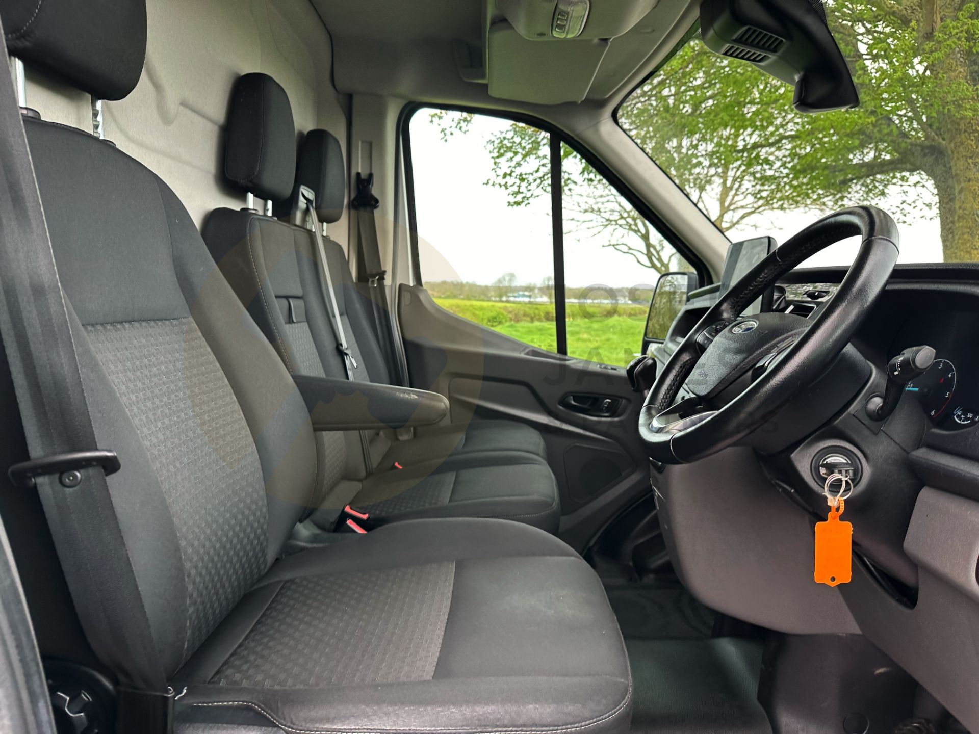 FORD TRANSIT *L4 XLWB HI-ROOF* LIMITED EDITION (2022 - FACELIFT) 2.0 TDCI 'ECOBLUE' HYBRID *EURO 6* - Image 39 of 48