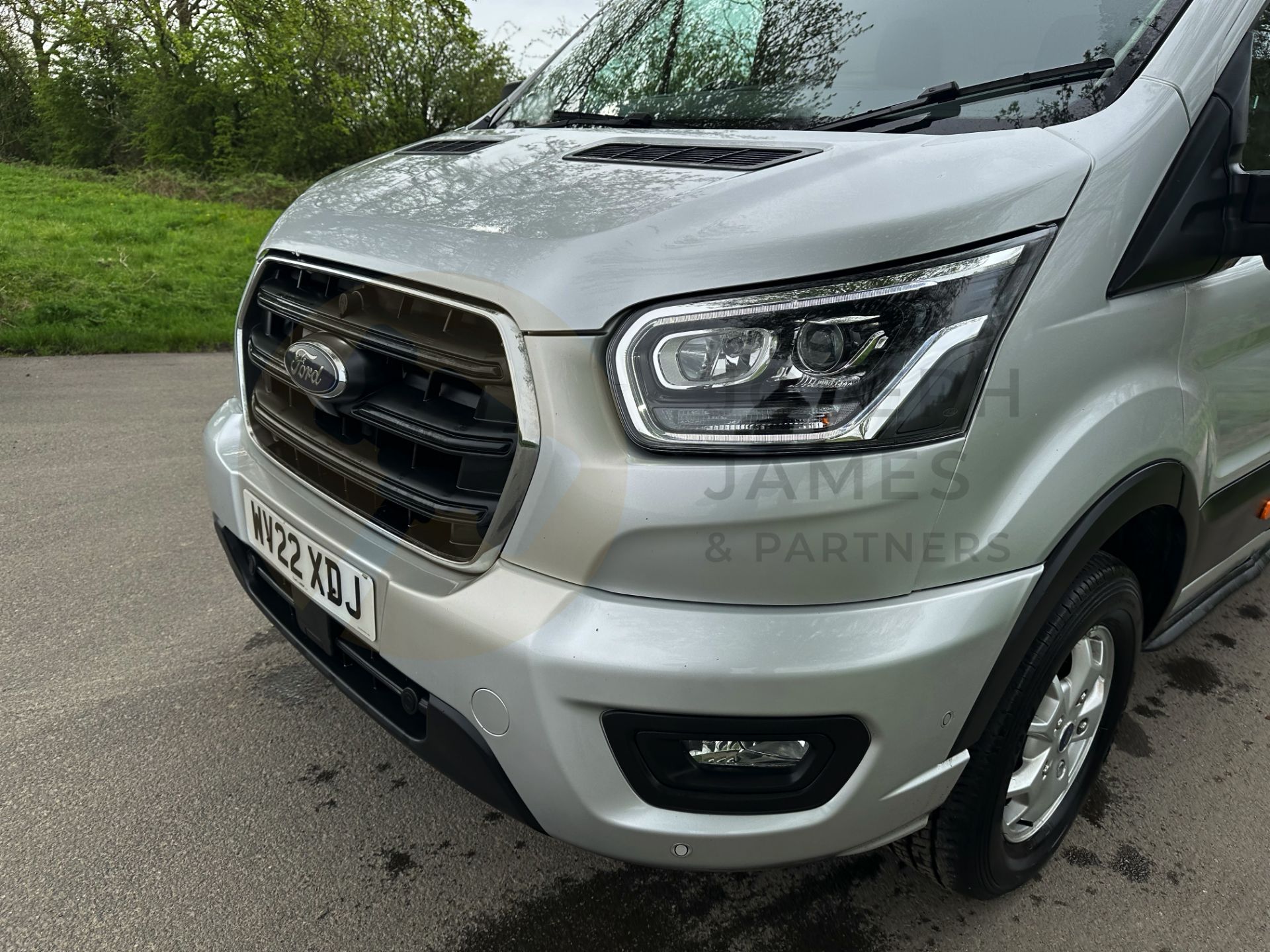 FORD TRANSIT *L4 XLWB HI-ROOF* LIMITED EDITION (2022 - FACELIFT) 2.0 TDCI 'ECOBLUE' HYBRID *EURO 6* - Image 16 of 48