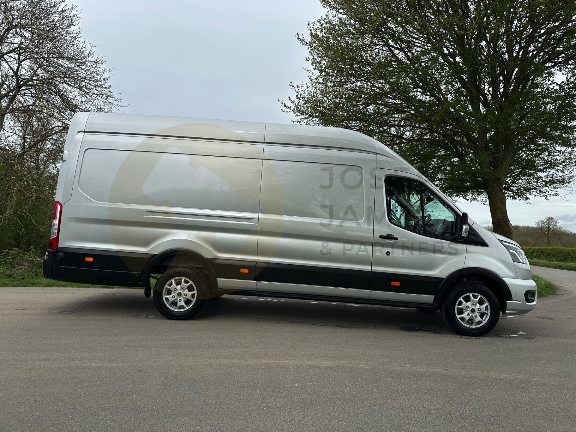 FORD TRANSIT *L4 XLWB HI-ROOF* LIMITED EDITION (2022 - FACELIFT) 2.0 TDCI 'ECOBLUE' HYBRID *EURO 6* - Bild 14 aus 48