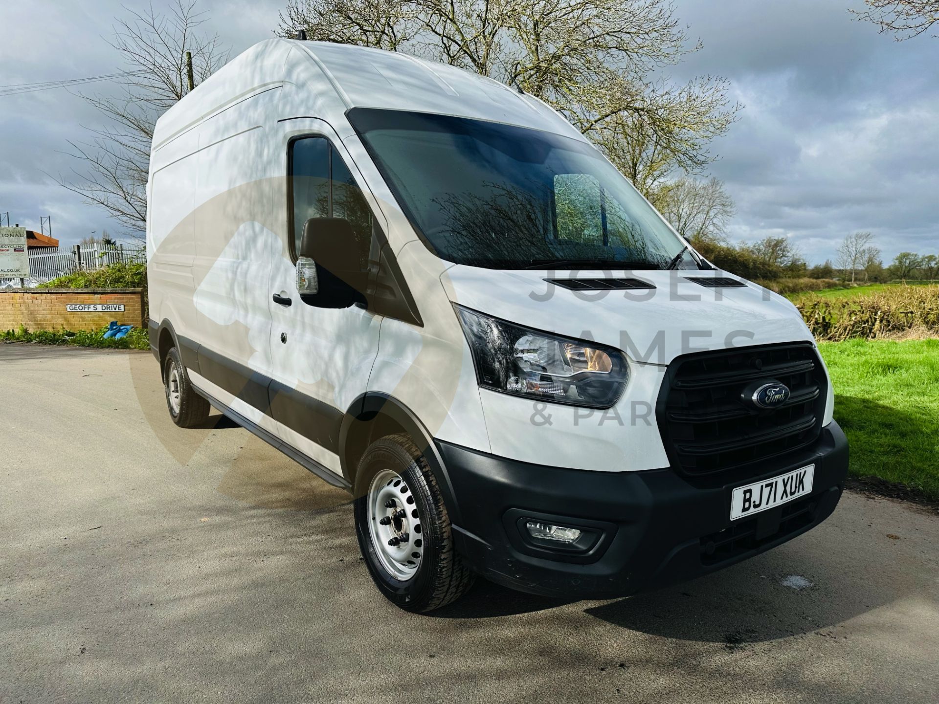 FORD TRANSIT 130 T350 *LEADER EDITION* LWB HI-ROOF (2022 FACELIFT MODEL) 2.0 TDCI 'ECOBLUE' *EURO 6* - Image 2 of 29