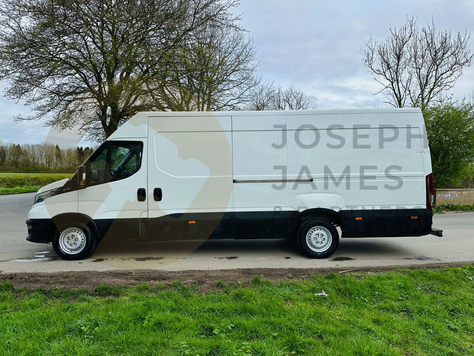 IVECO DAILY 35-140 LONG WHEEL BASE HIFG ROOF - 2021 REG (NEW SHAPE) ONLY 85K MILES - AIR CON - LOOK! - Image 6 of 30