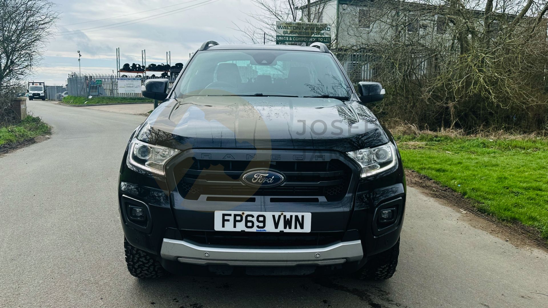 FORD RANGER *WILDTRAK* DOUBLE CAB PICK-UP (2020 - FACELIFT MODEL) 2.0 TDCI 'ECOBLUE' - 10 SPEED AUTO - Image 4 of 45