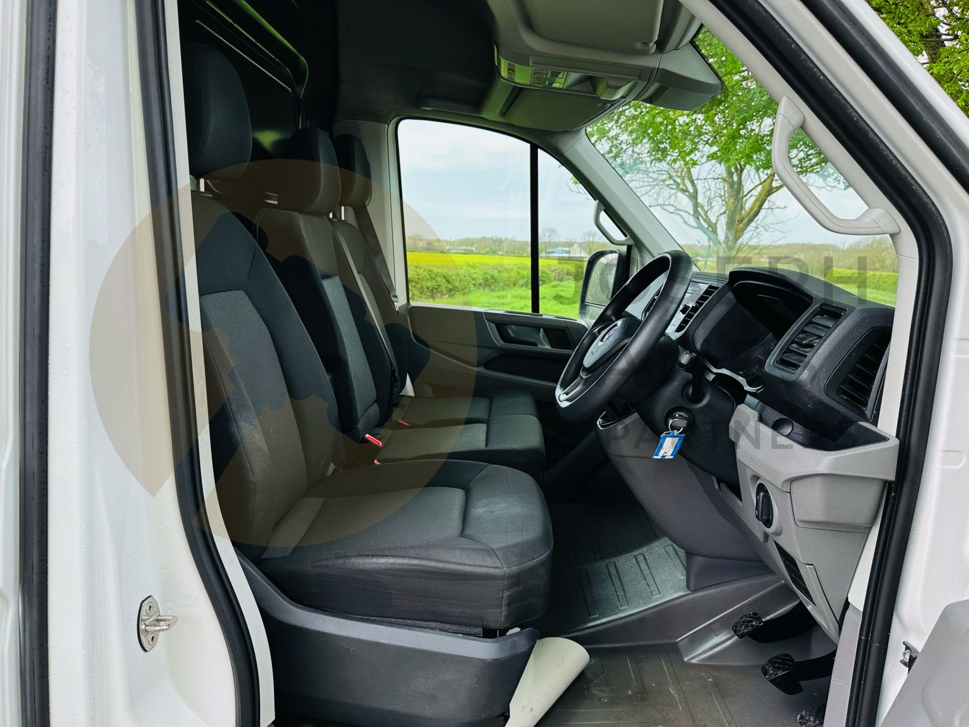 (ON SALE) VOLKSWAGEN CRAFTER CR35 *LWB HI-ROOF* (2022 - FACELIFT MODEL) 2.0 TDI 'BLUE-MOTION' - Image 19 of 27