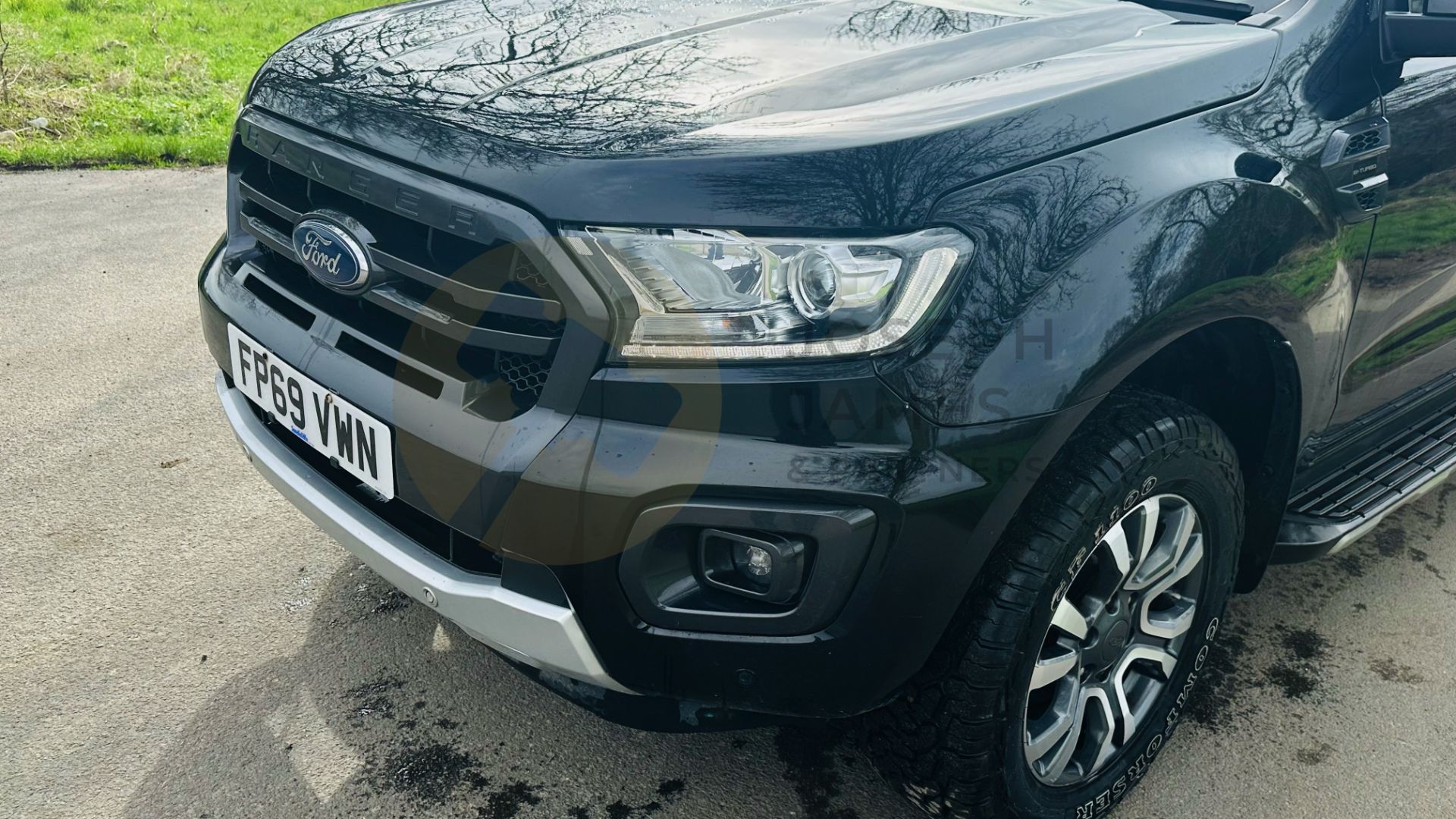 FORD RANGER *WILDTRAK* DOUBLE CAB PICK-UP (2020 - FACELIFT MODEL) 2.0 TDCI 'ECOBLUE' - 10 SPEED AUTO - Image 16 of 45