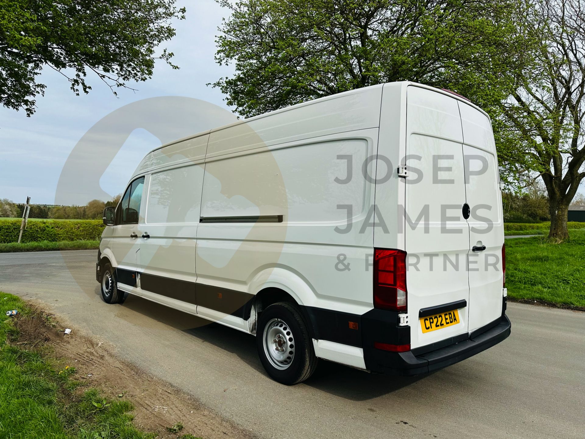 (ON SALE) VOLKSWAGEN CRAFTER CR35 *LWB HI-ROOF* (2022 - FACELIFT MODEL) 2.0 TDI 'BLUE-MOTION' - Image 7 of 27