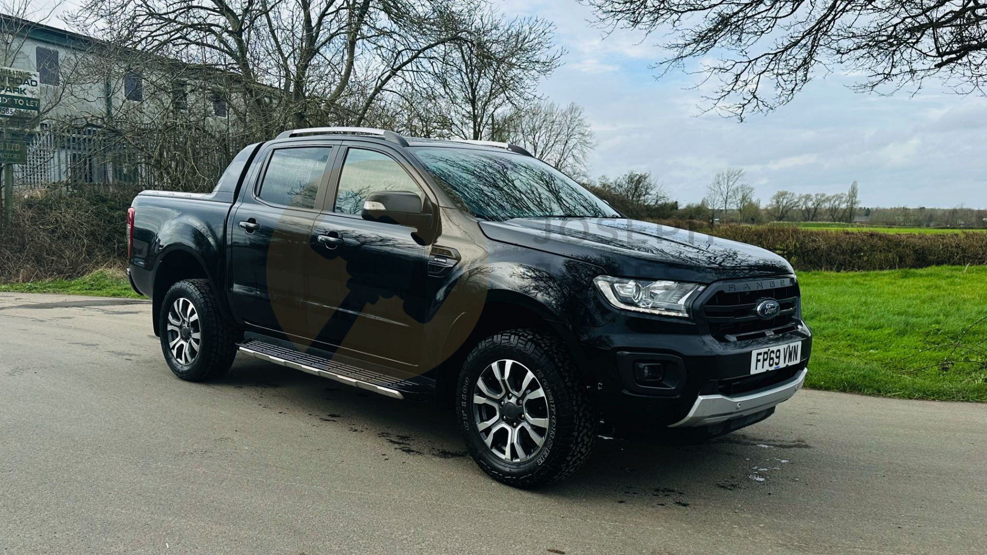 FORD RANGER *WILDTRAK* DOUBLE CAB PICK-UP (2020 - FACELIFT MODEL) 2.0 TDCI 'ECOBLUE' - 10 SPEED AUTO - Image 3 of 45