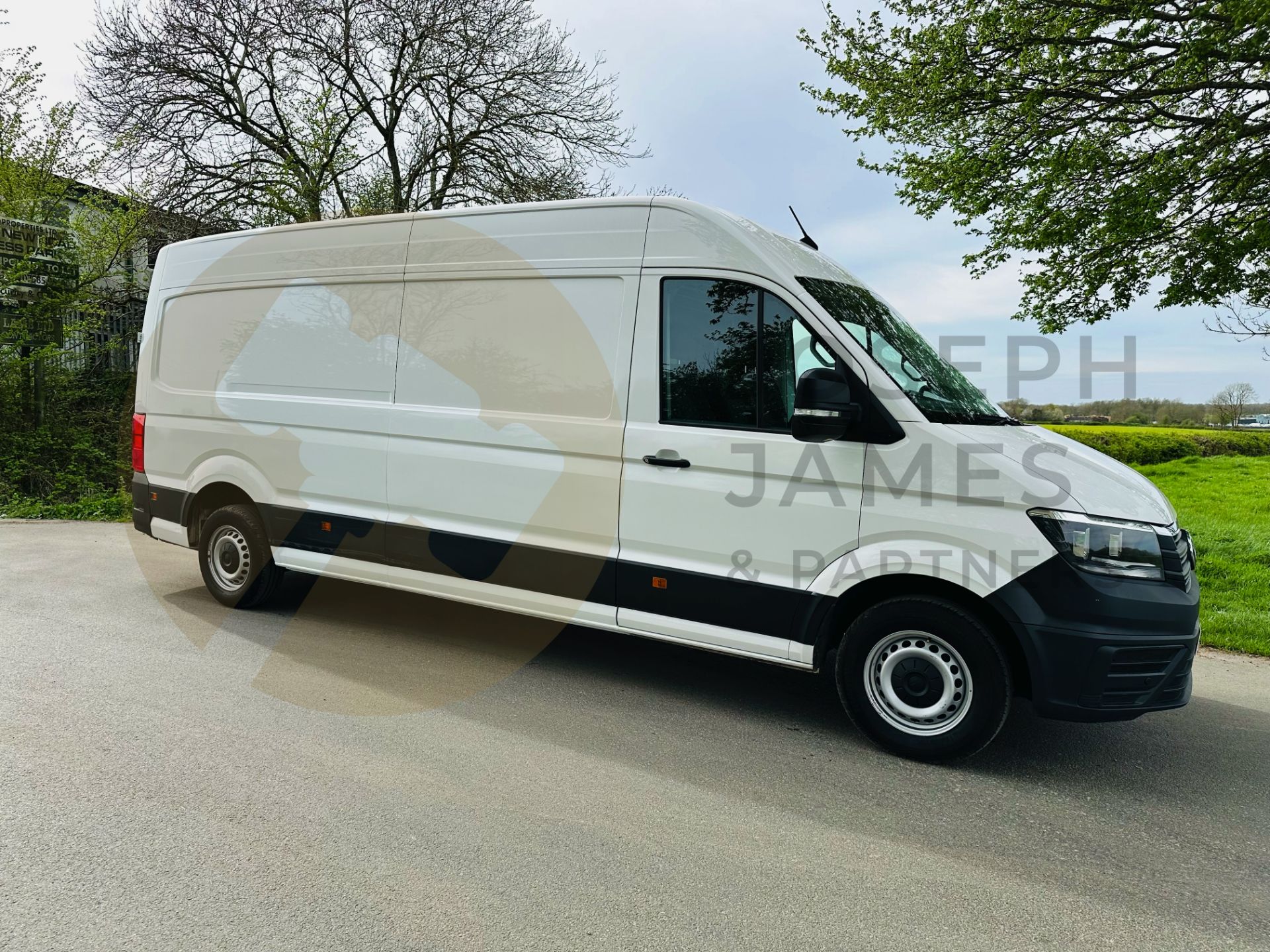 (ON SALE) VOLKSWAGEN CRAFTER CR35 *LWB HI-ROOF* (2022 - FACELIFT MODEL) 2.0 TDI 'BLUE-MOTION'