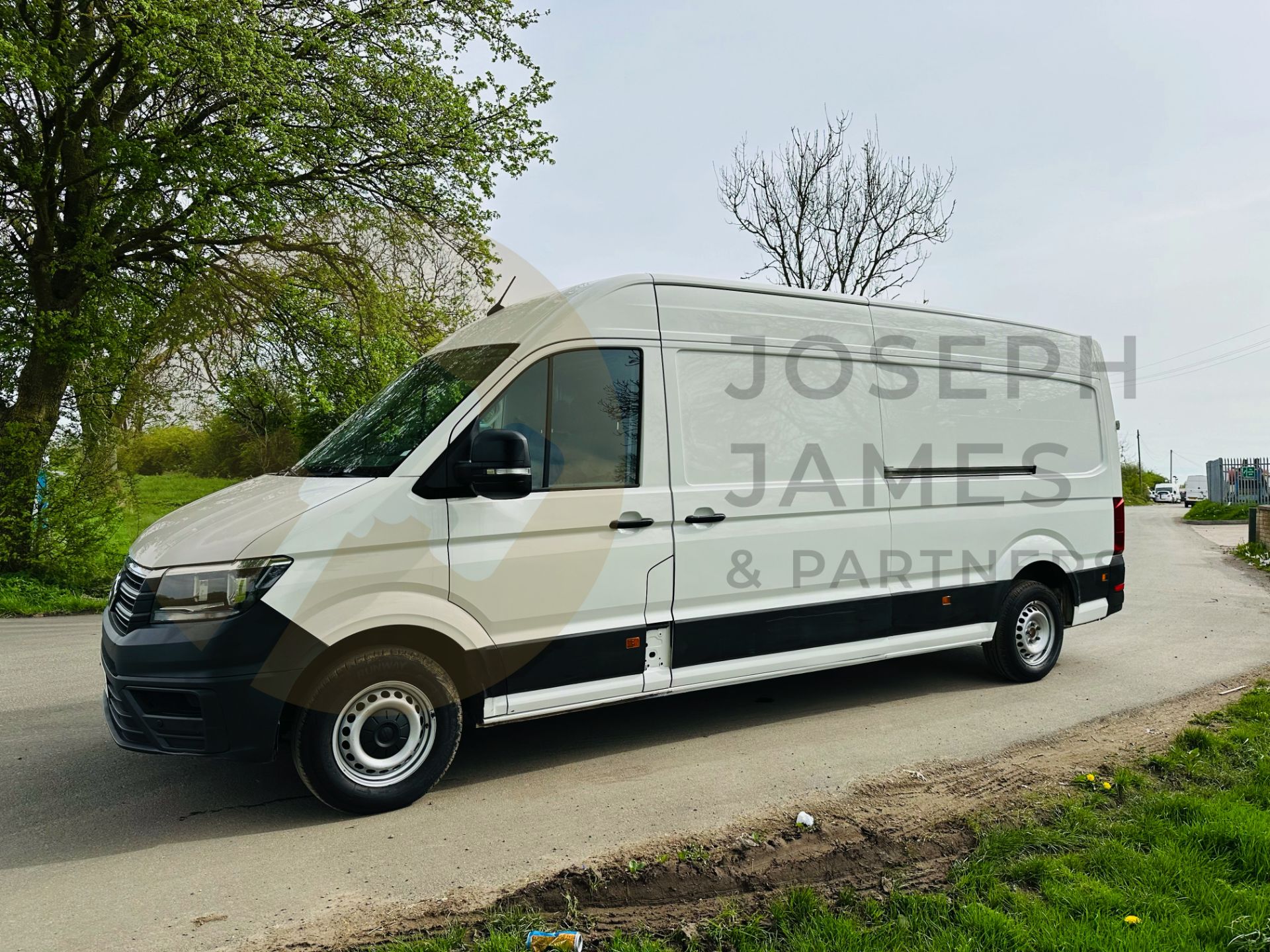 (ON SALE) VOLKSWAGEN CRAFTER CR35 *LWB HI-ROOF* (2022 - FACELIFT MODEL) 2.0 TDI 'BLUE-MOTION' - Image 5 of 27