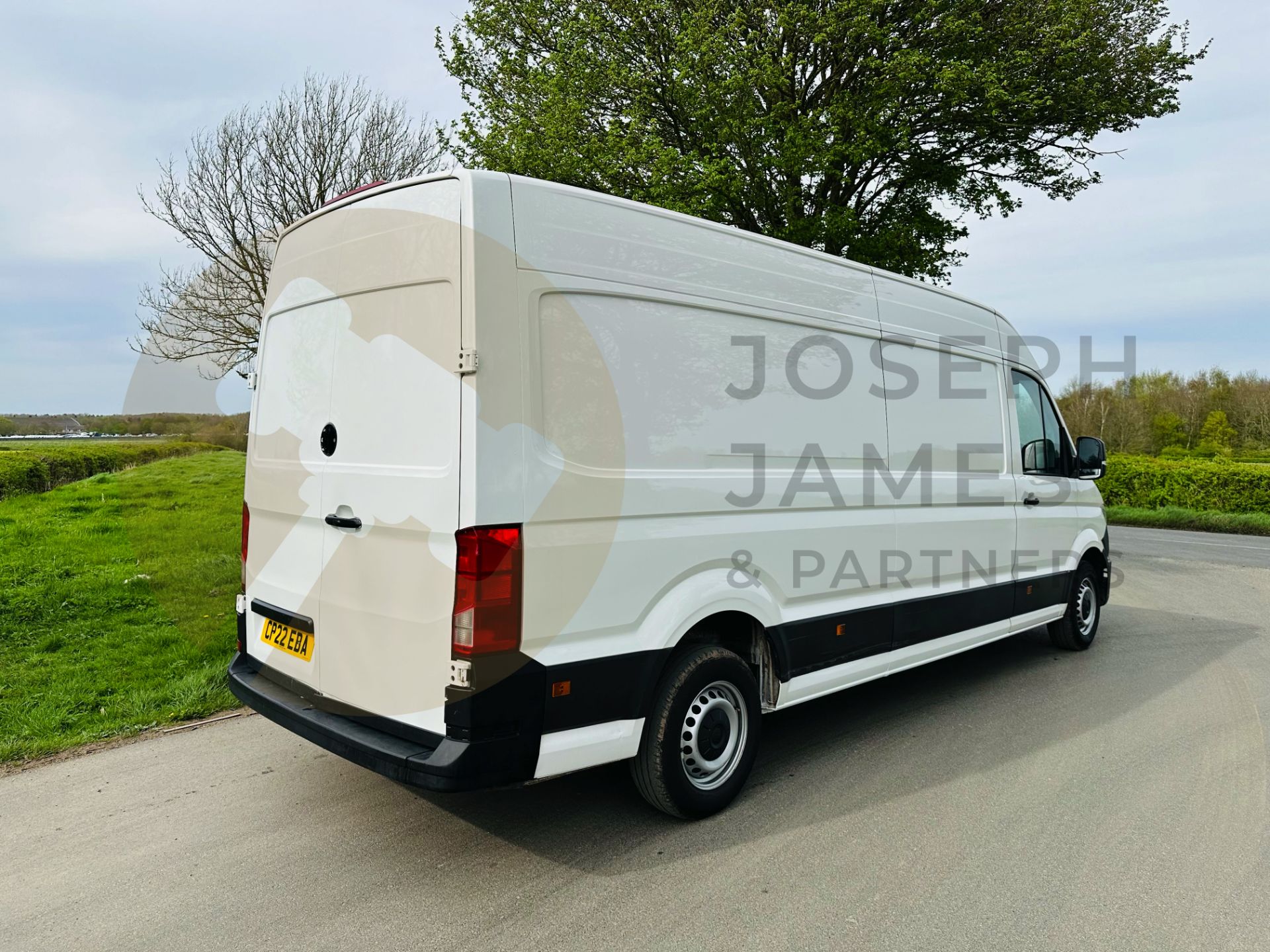 (ON SALE) VOLKSWAGEN CRAFTER CR35 *LWB HI-ROOF* (2022 - FACELIFT MODEL) 2.0 TDI 'BLUE-MOTION' - Image 9 of 27