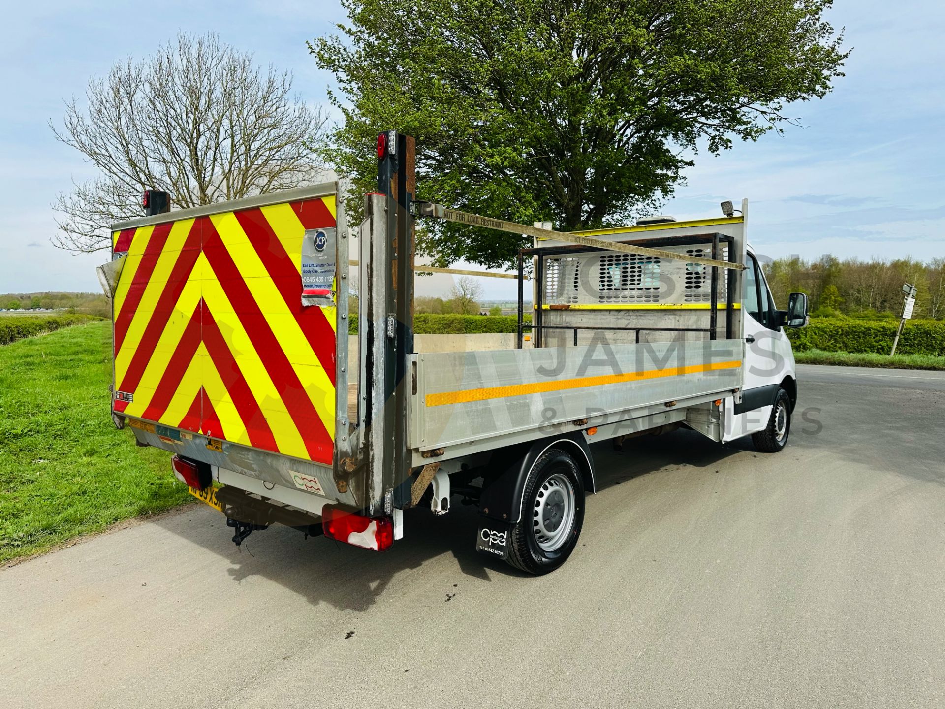 MERCEDES SPRINTER 316CDI LONG WHEEL BASE DROPSIDE WITH ELECTRIC TAIL LIFT -2020 MODEL- 1 OWNER - FSH - Image 9 of 30