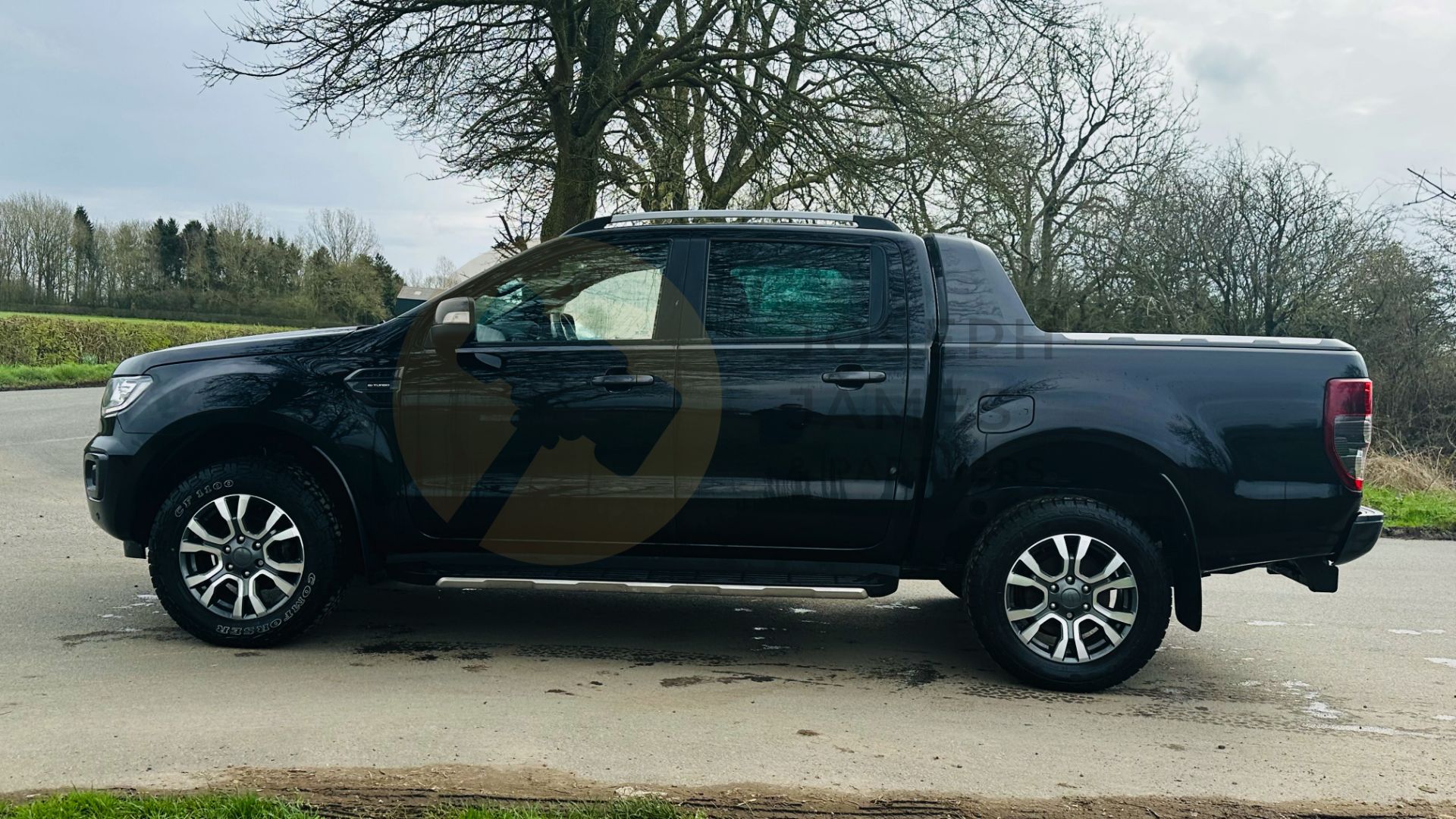 FORD RANGER *WILDTRAK* DOUBLE CAB PICK-UP (2020 - FACELIFT MODEL) 2.0 TDCI 'ECOBLUE' - 10 SPEED AUTO - Image 8 of 45