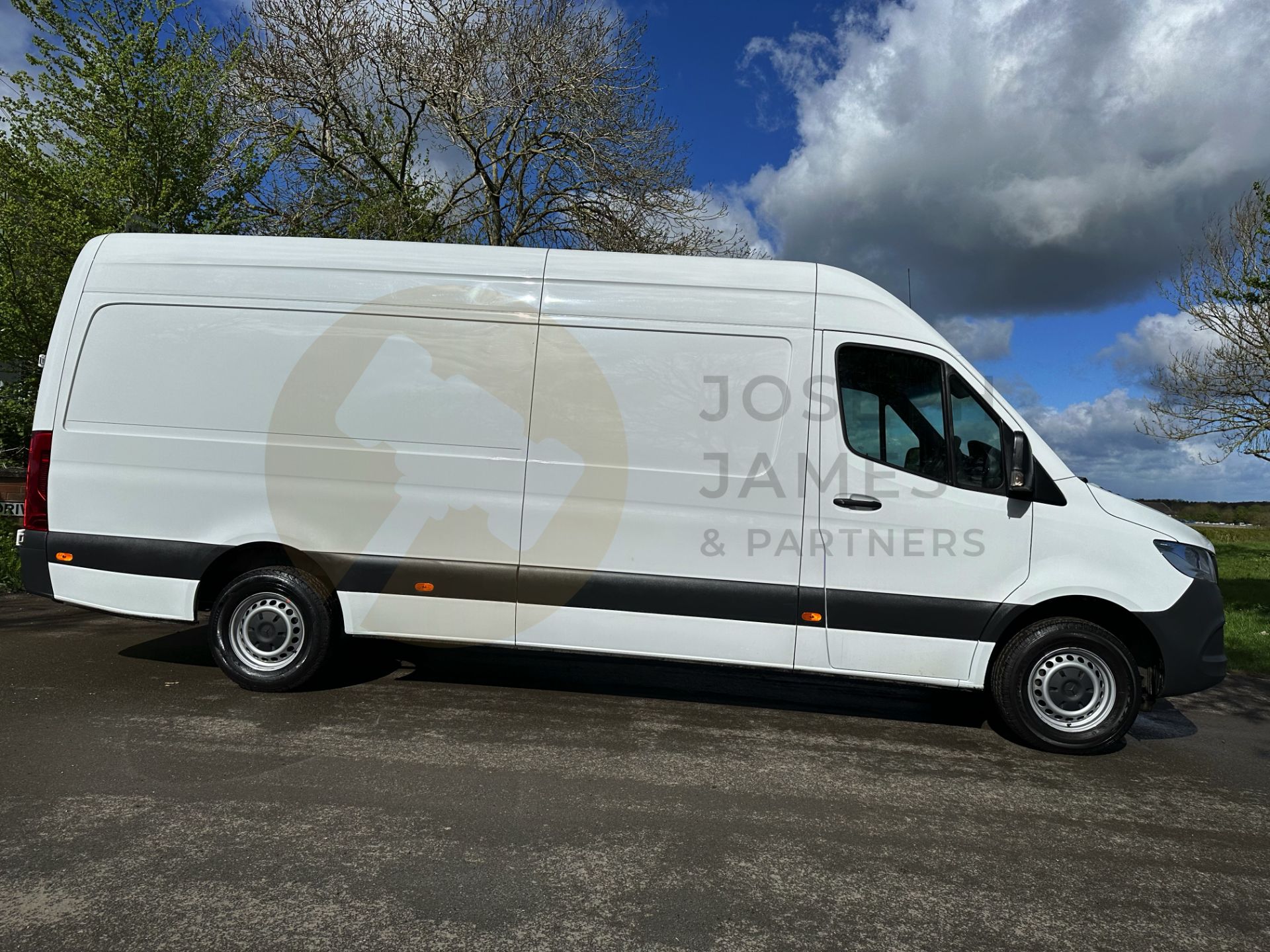 MERCEDES-BENZ SPRINTER 315 CDI *PROGRESSIVE* LWB HI-ROOF (2023 NEW FACELIFT MODEL) *EURO 6 / U-LEZ* - Image 14 of 43