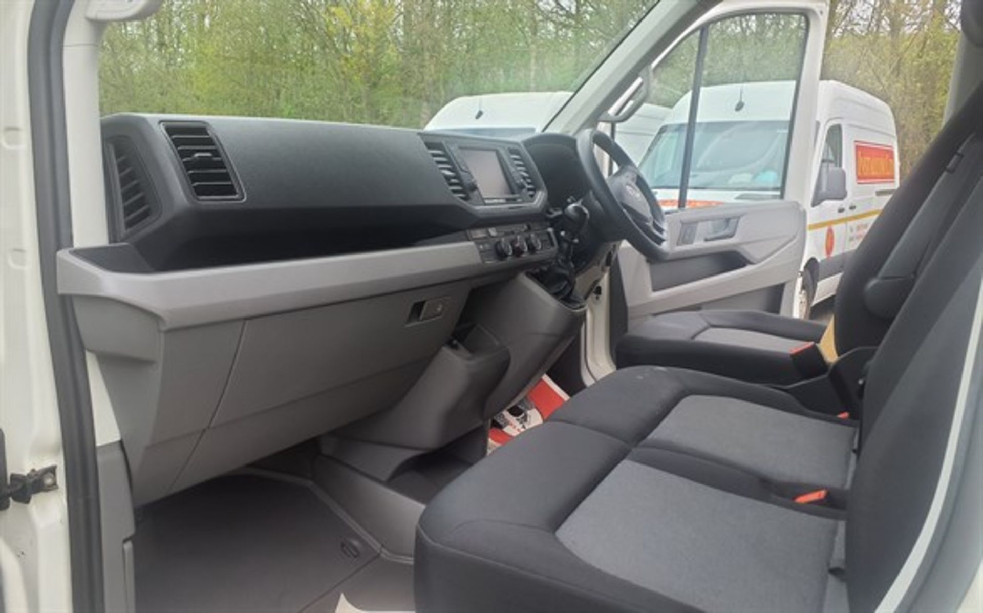 (ON SALE) VOLKSWAGEN CRAFTER 2.0TDI (140) TRENDLINE LWB (20 REG) 1 OWNER - FSH - AIR CON - LOOK! - Image 10 of 10