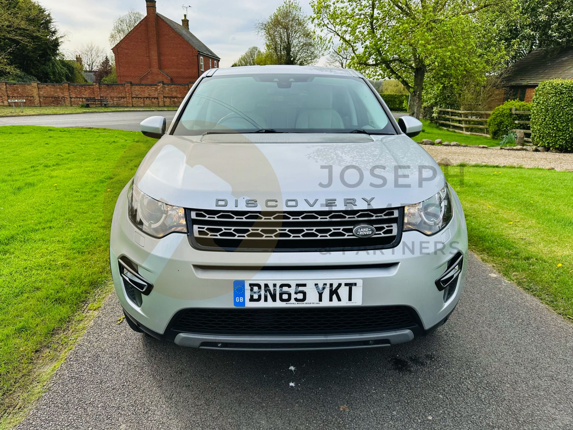 (On Sale) LAND ROVER DISCOVERY SPORT *SE TECH* 7 SEATER SUV (2016 - EURO 6) 2.0 TD4 - AUTO *NO VAT* - Image 3 of 41